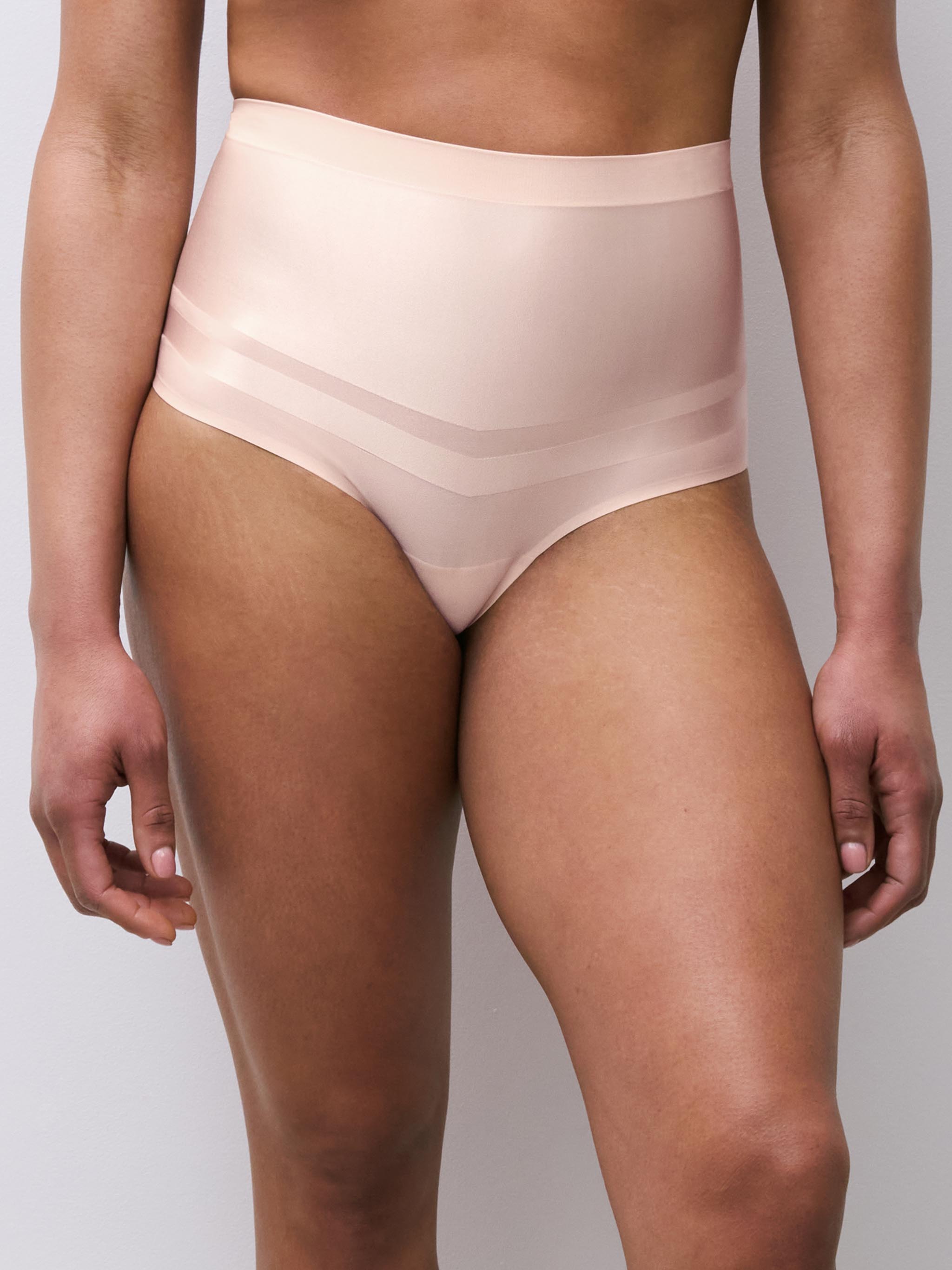 String gainant taille haute BRILLIANT SHAPING, CHANTELLE