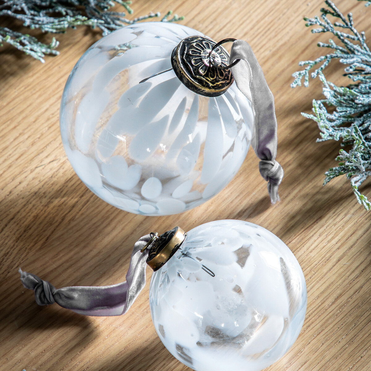 White glass hot sale christmas baubles