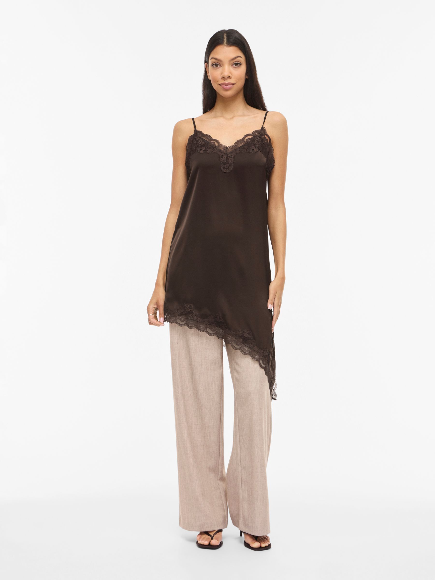 Robe Courte, VILA