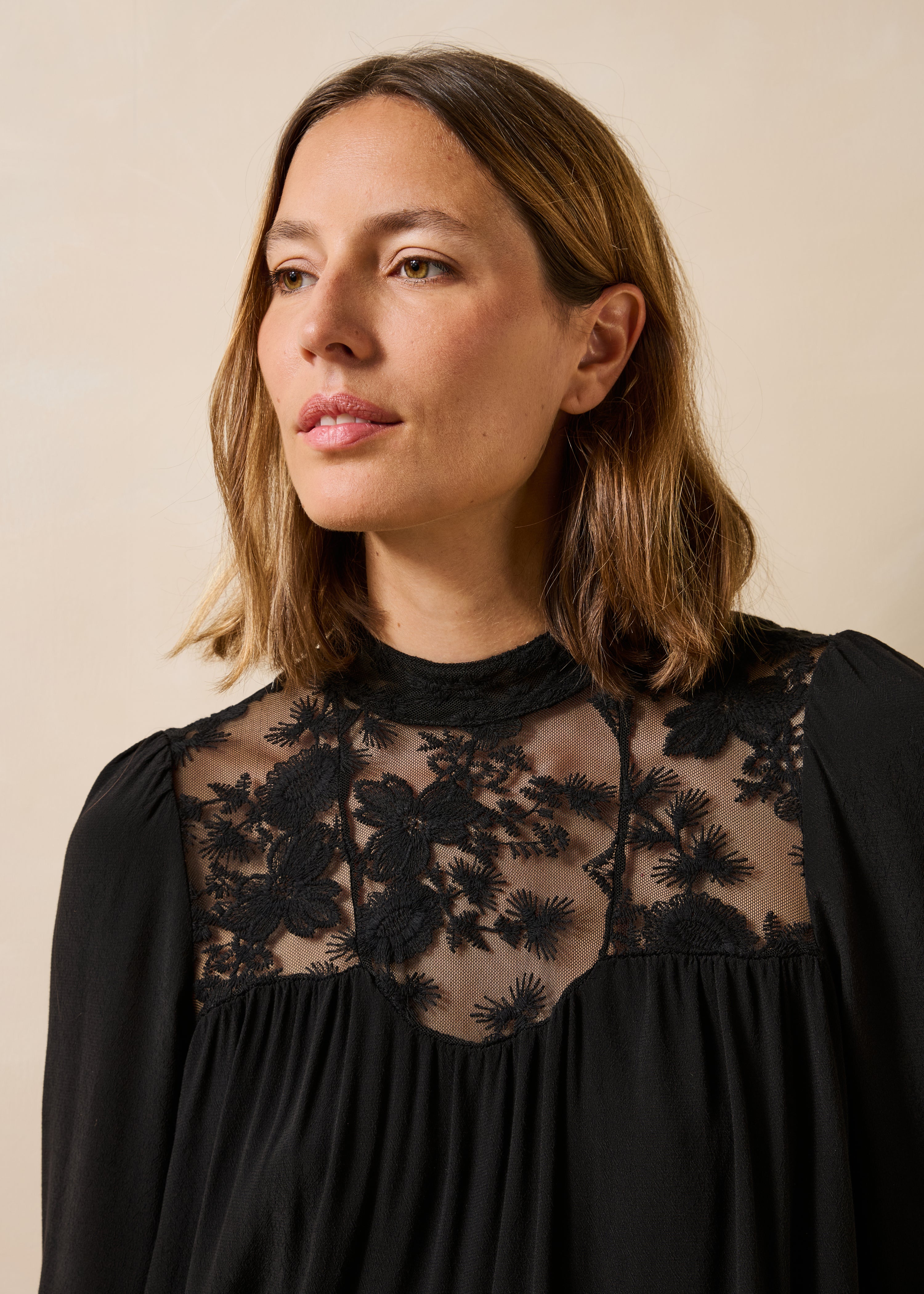 Top manches longues avec dentelle, LA FEE MARABOUTEE