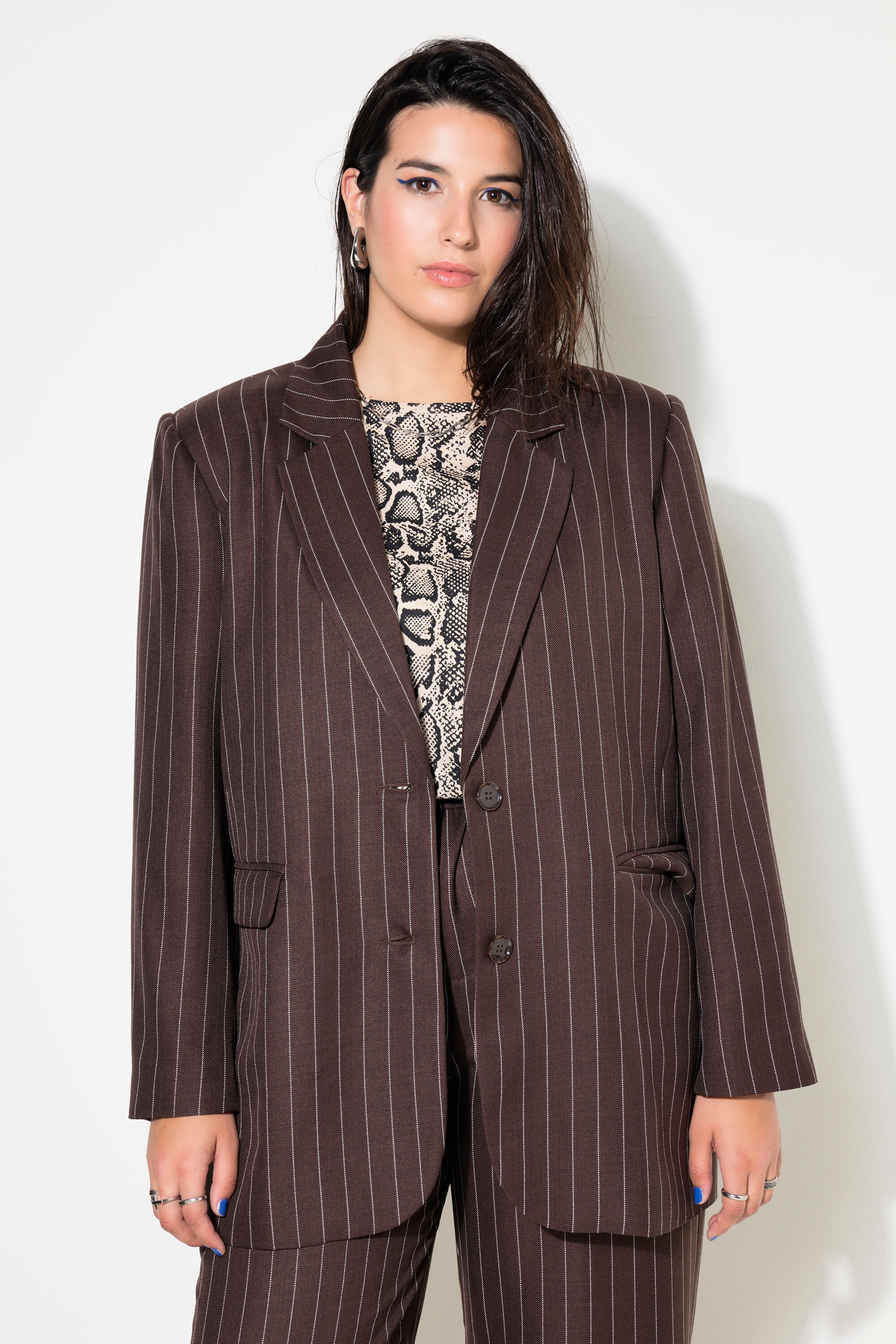 Blazer oversize. Tissu chatoyant à fines, STUDIO UNTOLD