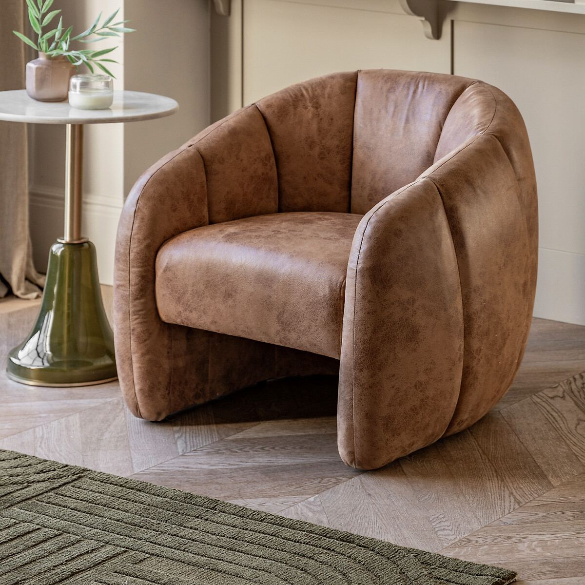 Carleton Quilted Antique Leather Mid-Century Tub Chair, ÉDITÉ