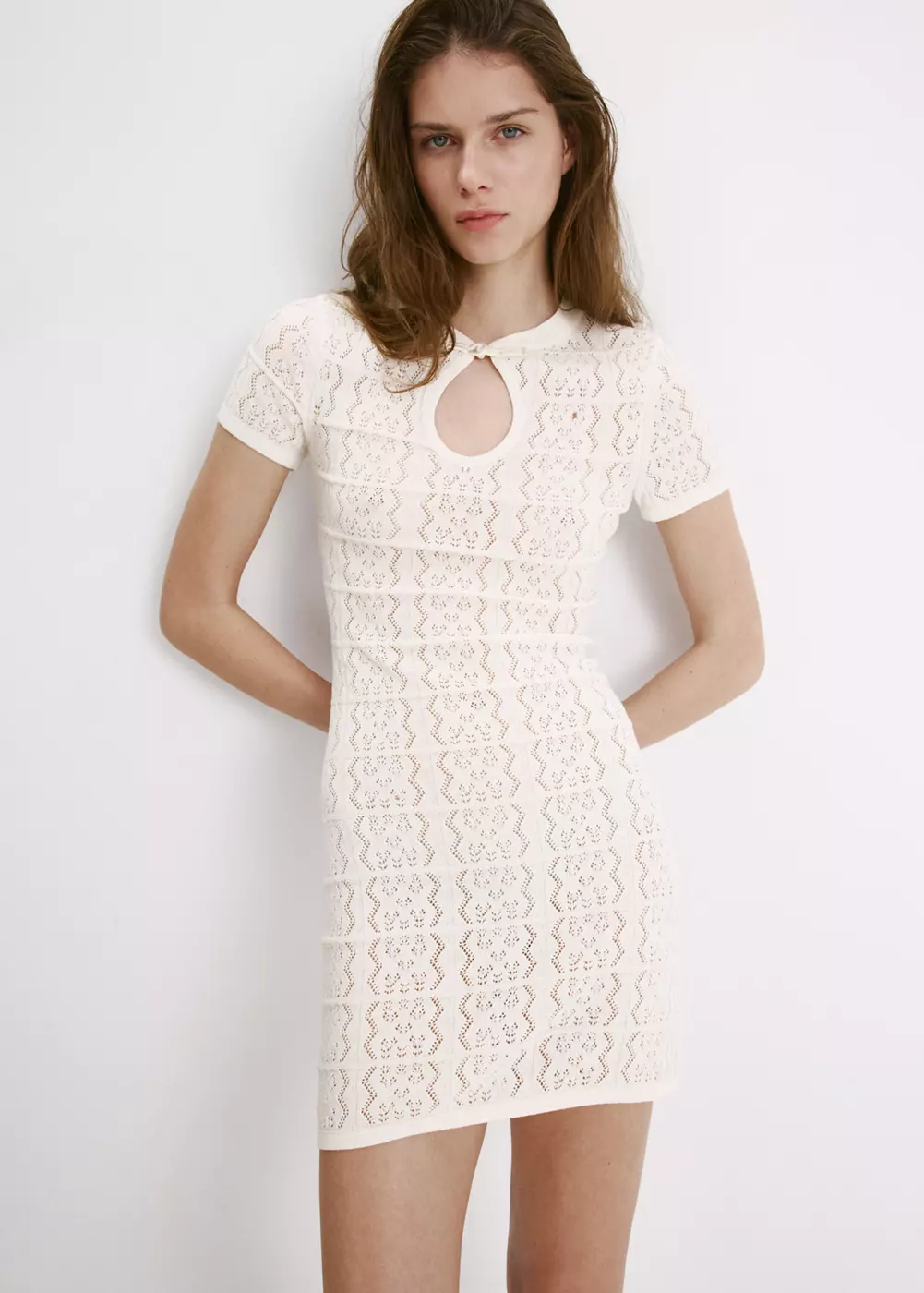Robe en crochet à encolure cut-out, MANGO