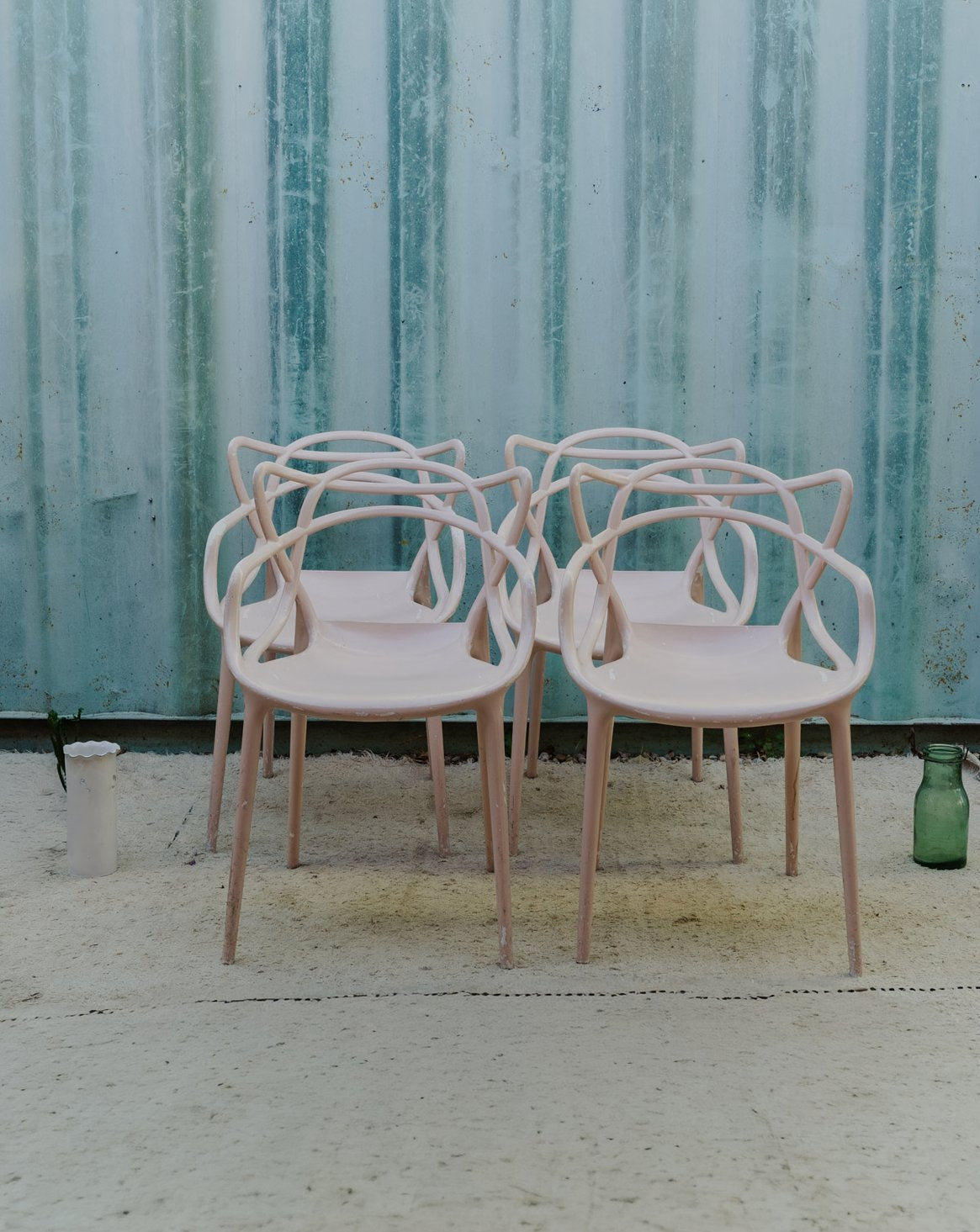 Lot de 4 fauteuils en plastique rose Jakob N°1413 - Bon état, DEBONGOUT