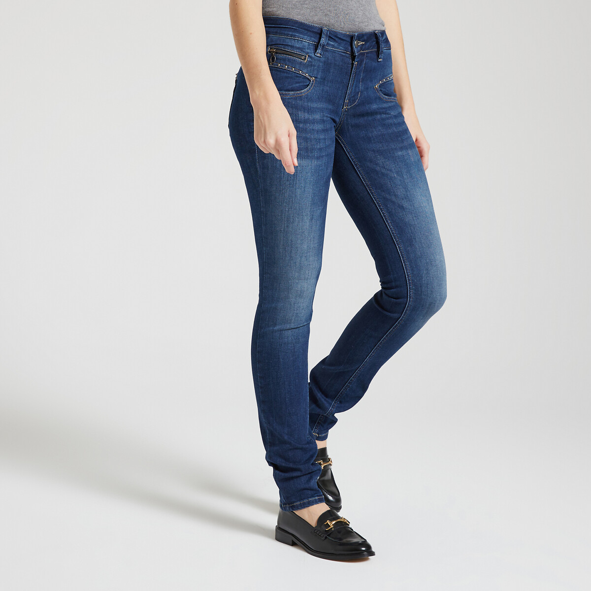 Alexa slim fit jeans, length 32.5\