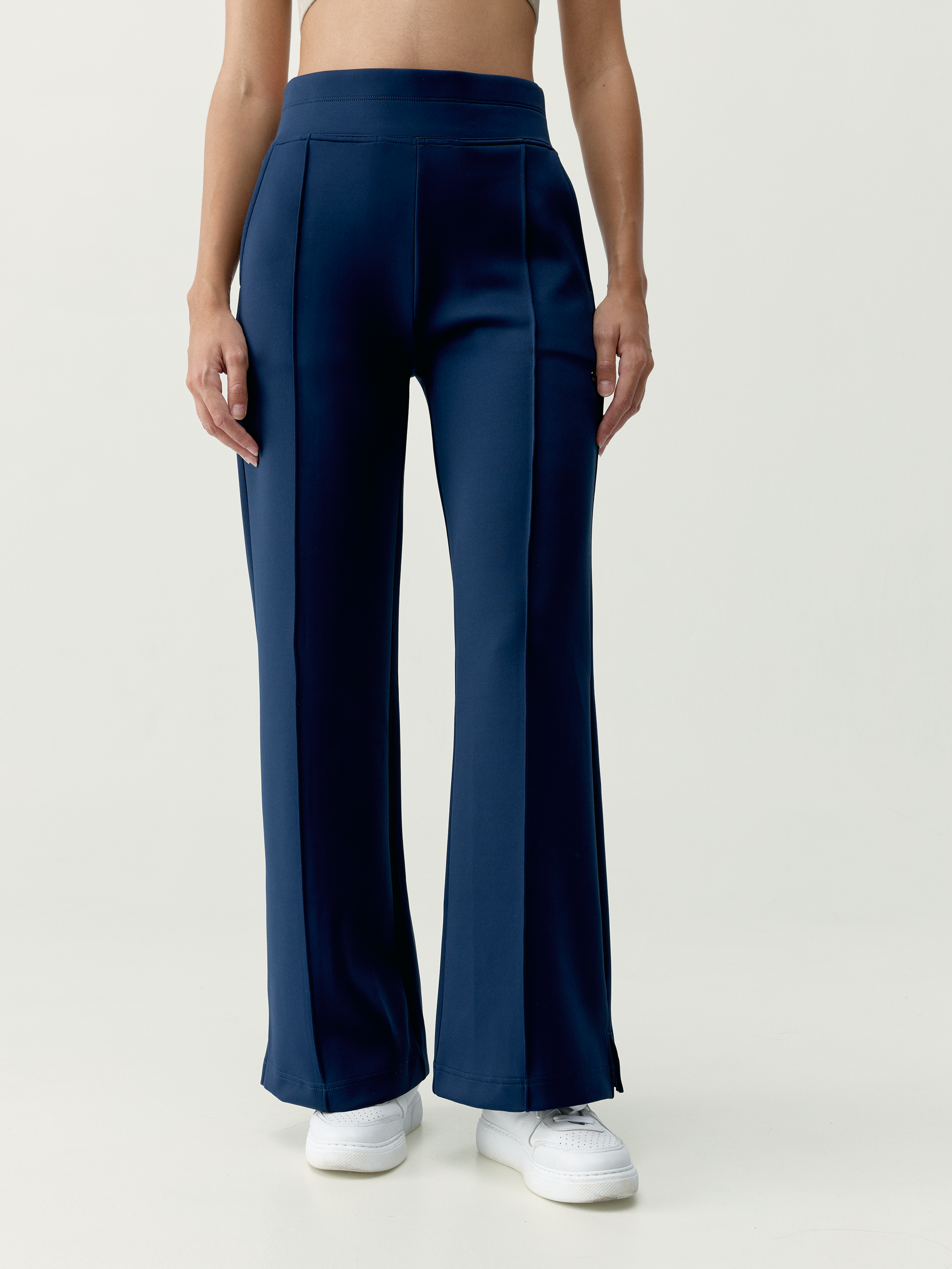 Pantalon de sport femme Thashi Jambe large avec poches, BORN