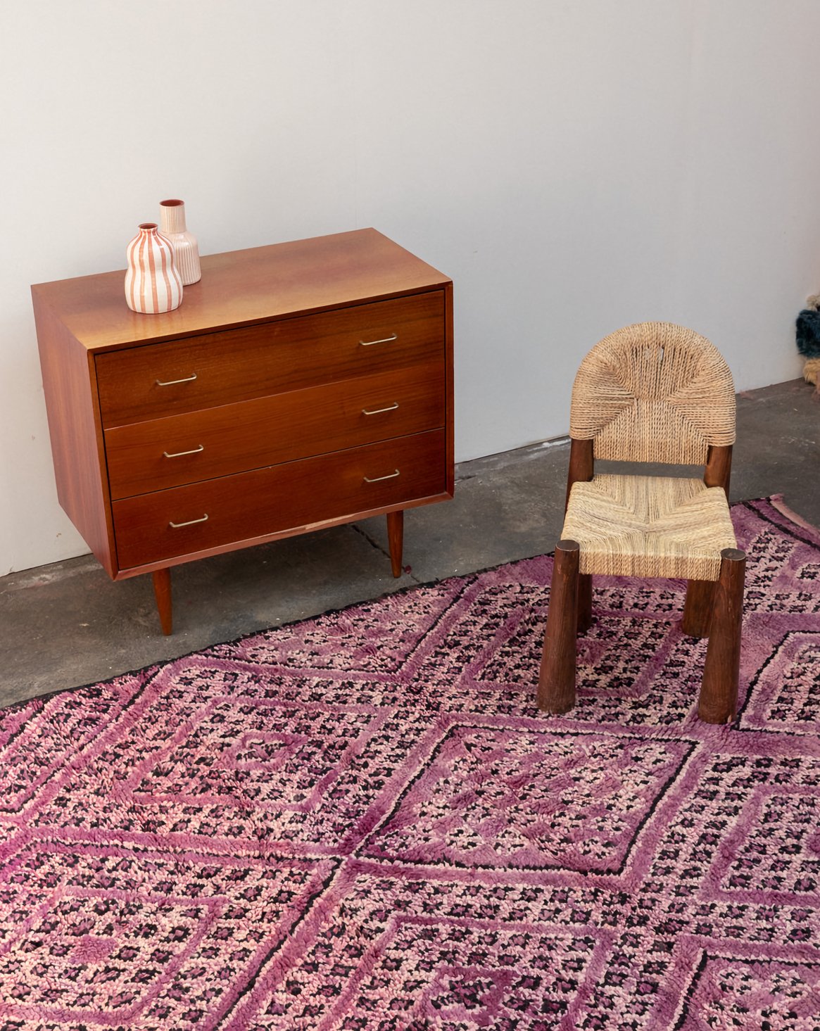 Grand tapis en laine violet à motifs Olivier N°36 - Bon état, DEBONGOUT