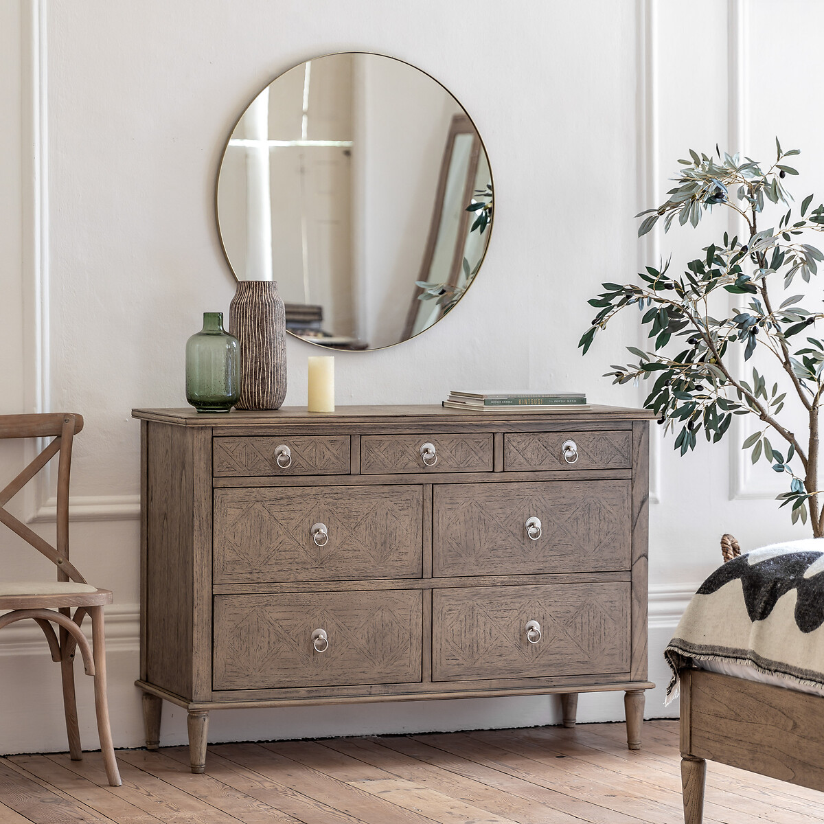 Nashik Ash Wood Parquet 7 Drawer Chest, ÉDITÉ