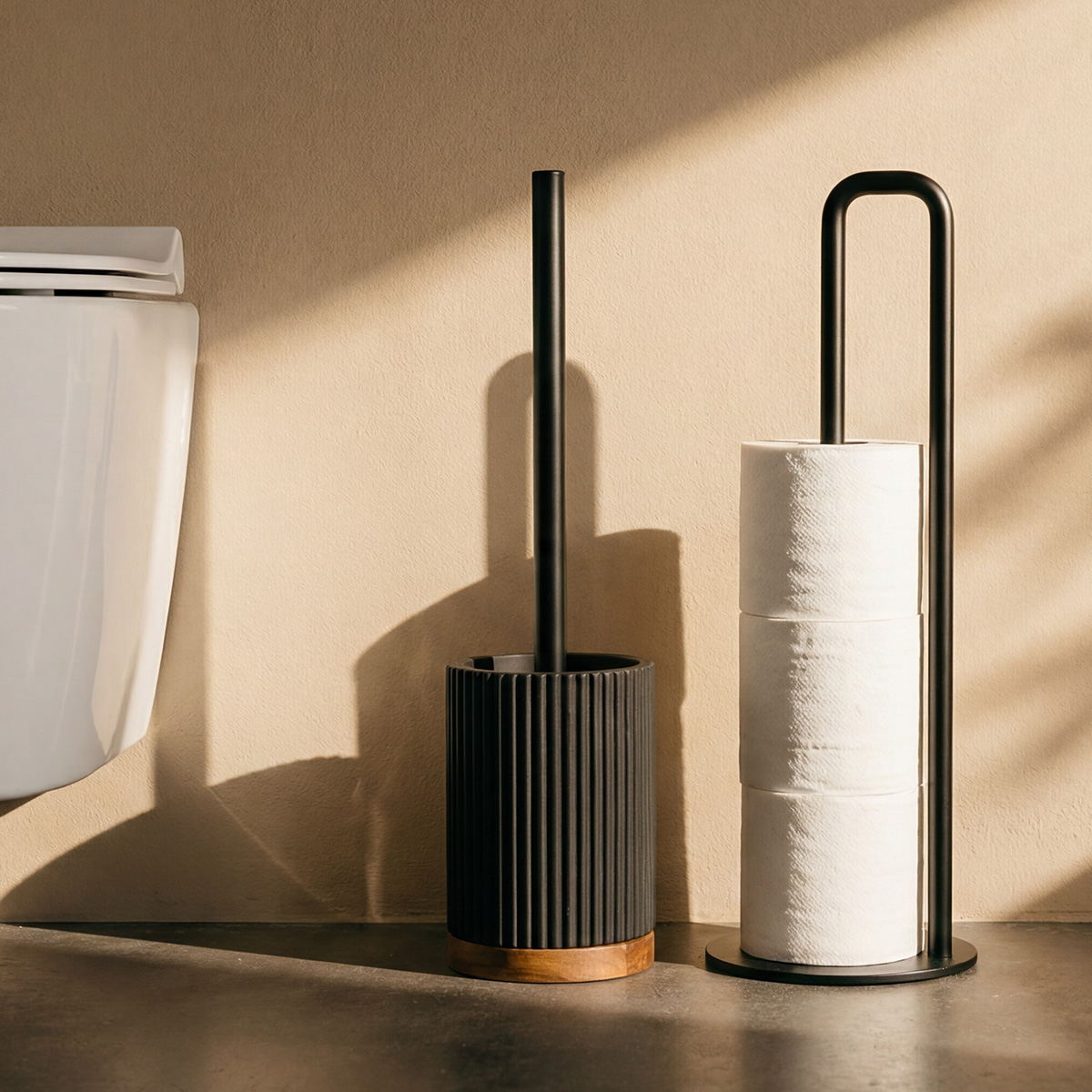 Brosse WC - Résine noire et bois - LAGO, MAISON AUBERTIN
