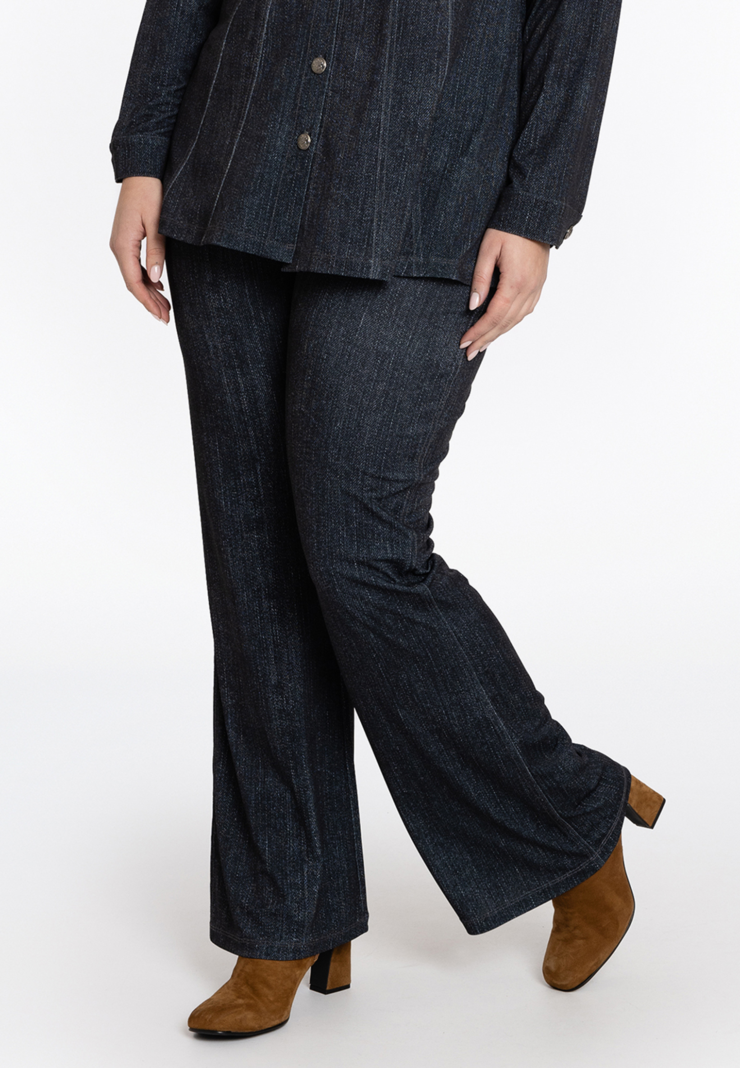 Pantalon bootcut, YOEK