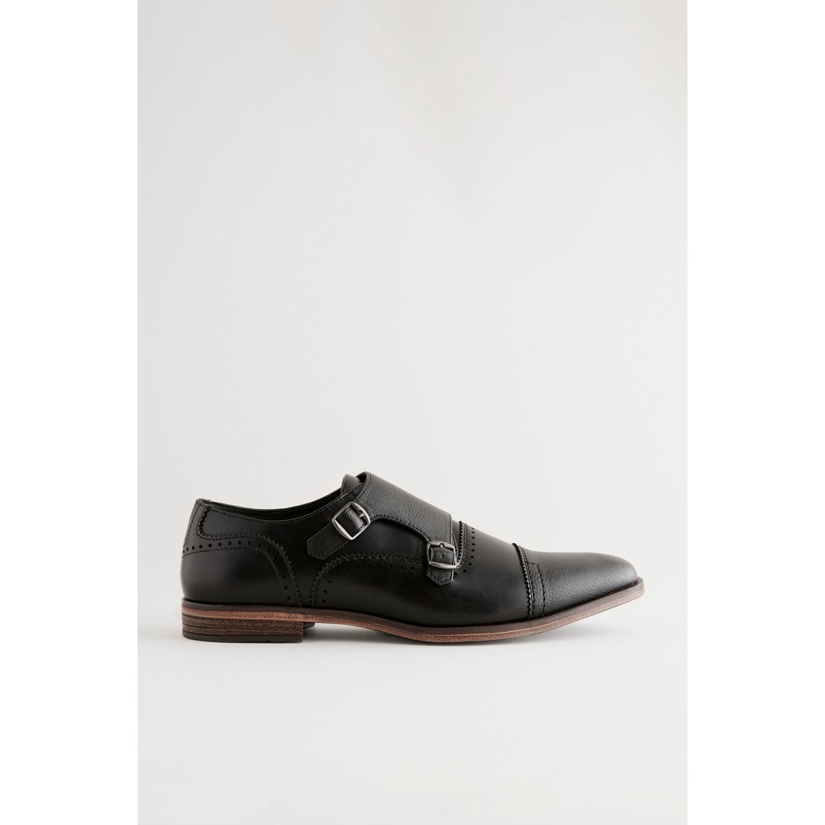 Chaussures à bout rapporté et deux brides, NEXT
