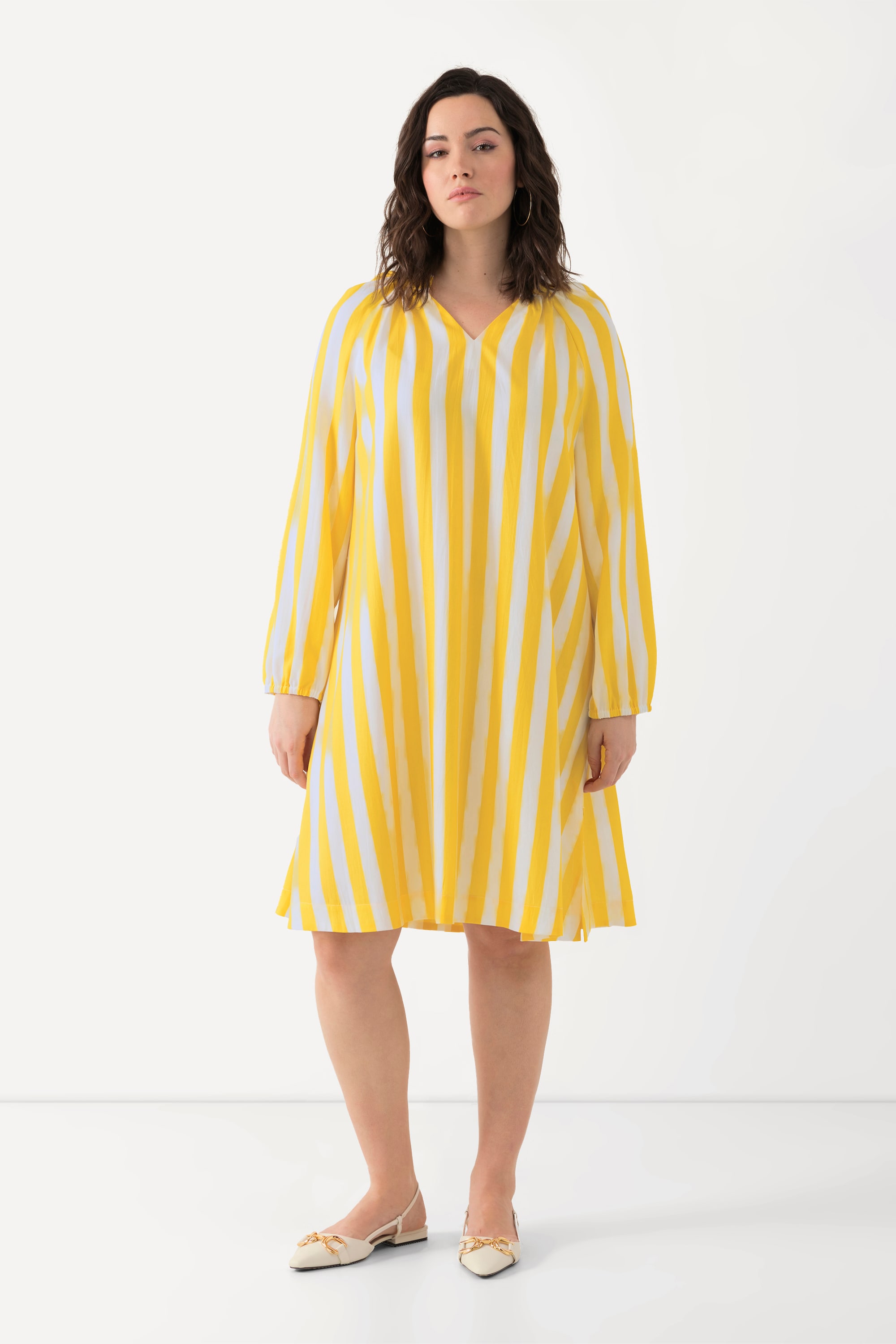 Robe trapèze à rayures et décolleté en V., ULLA POPKEN