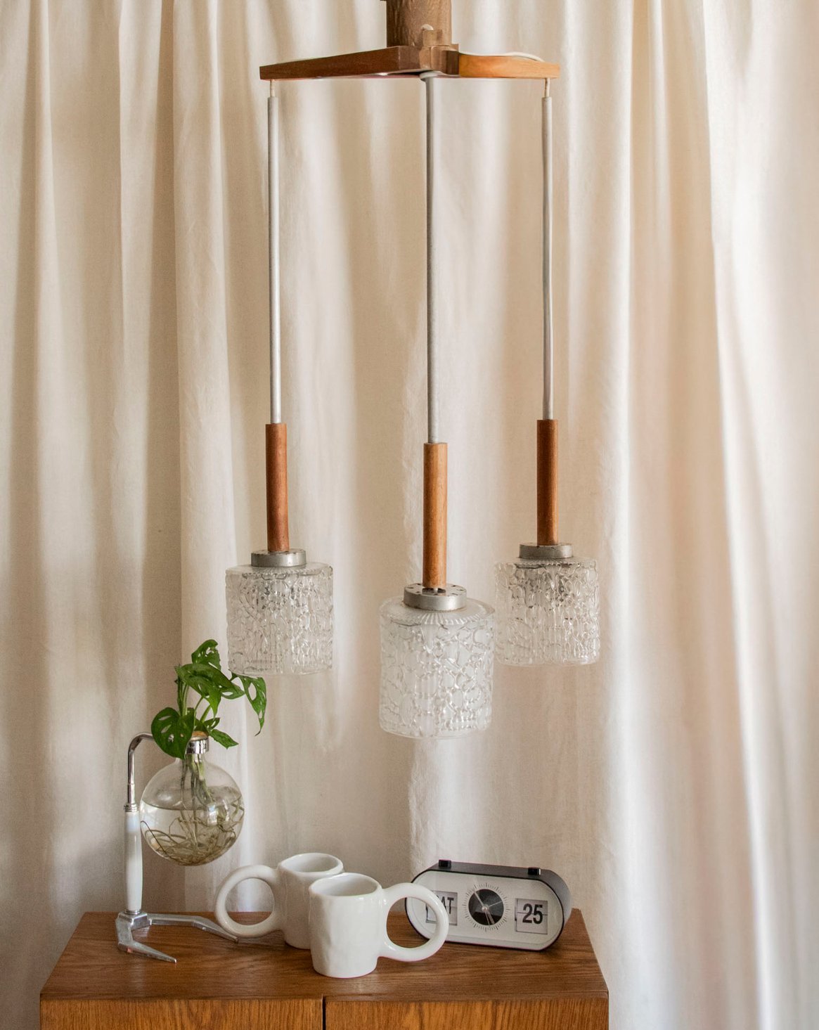 Suspension aux globes en verre texturé Sonia N°282 - Bon état, DEBONGOUT