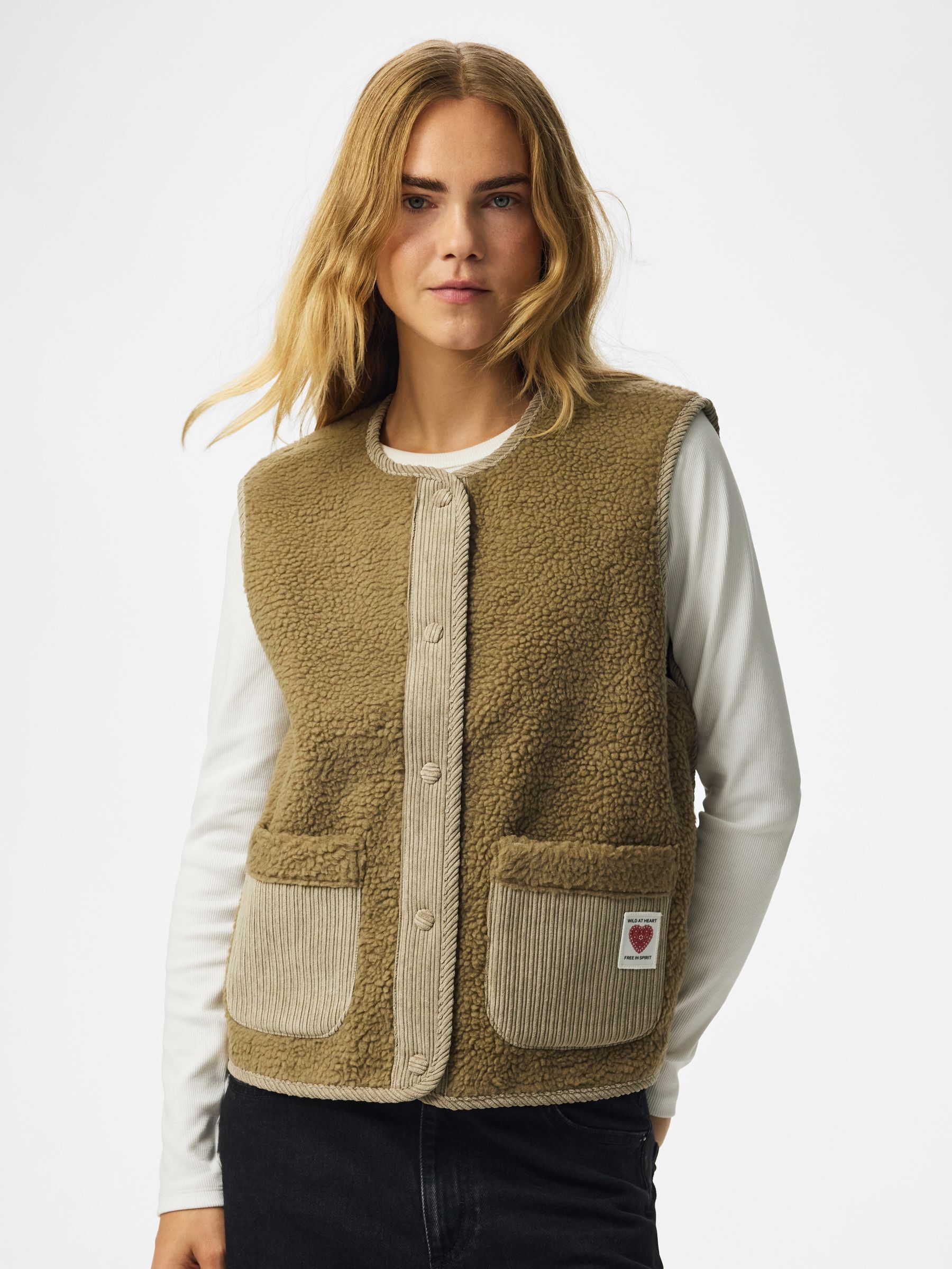 Gilet Sans Manches, PIECES