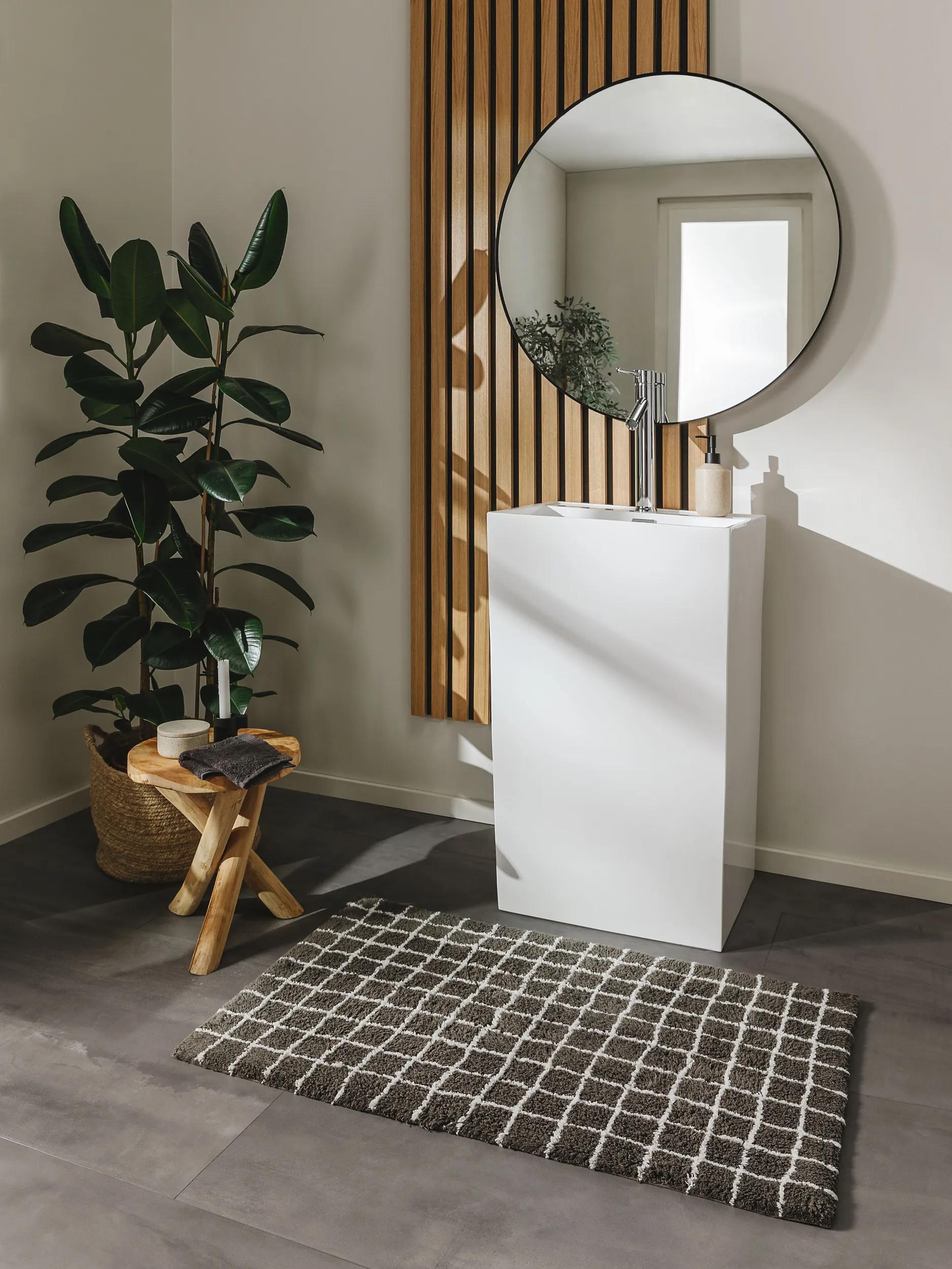 Tapis de bain tufté main WAVU, BENUTA
