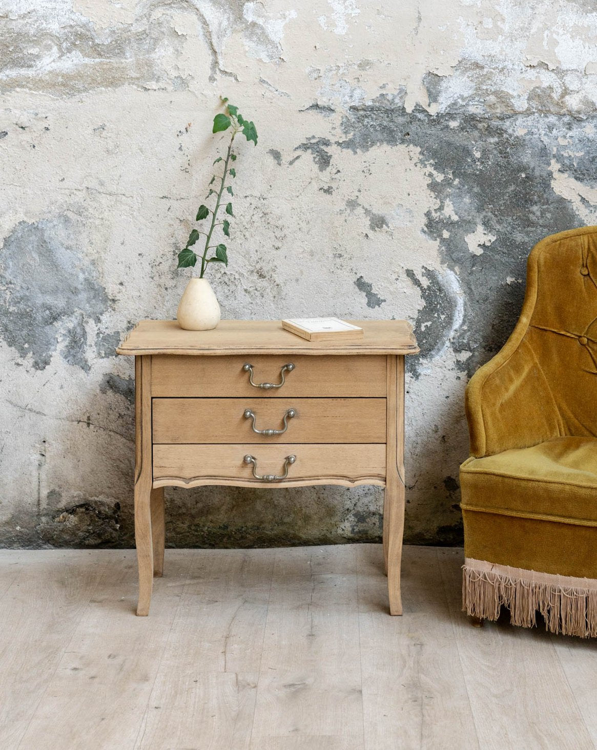 Table de chevet en bois Maïa N°1607 - Bon état, DEBONGOUT