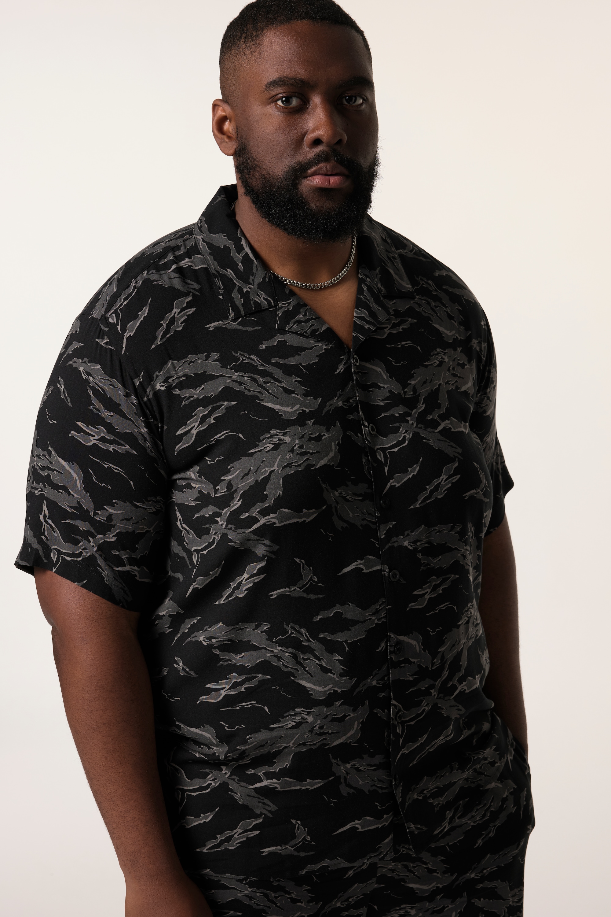 Chemise, STHUGE