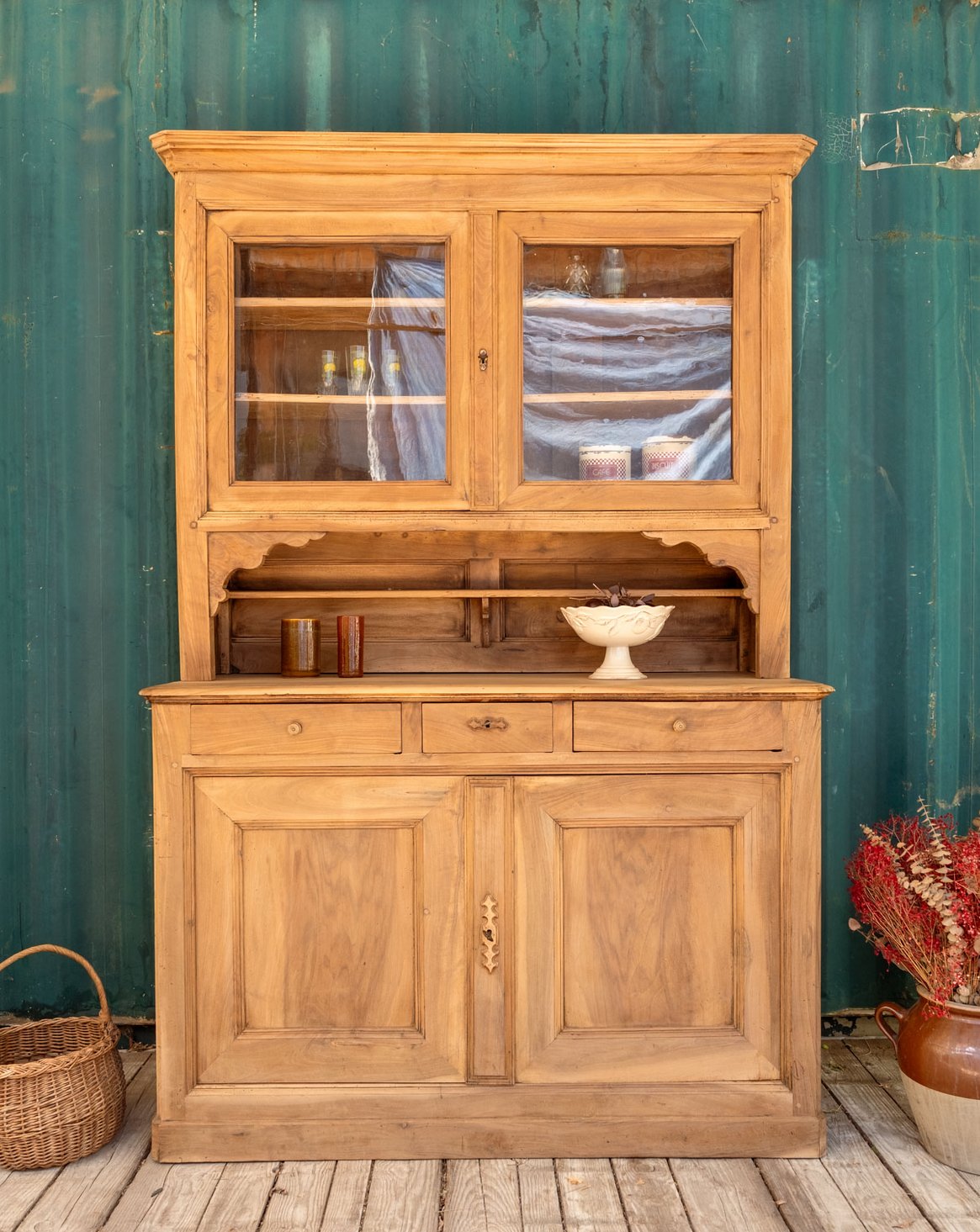Buffet à deux corps en noyer Gilbert N°1728 - Bon état, DEBONGOUT