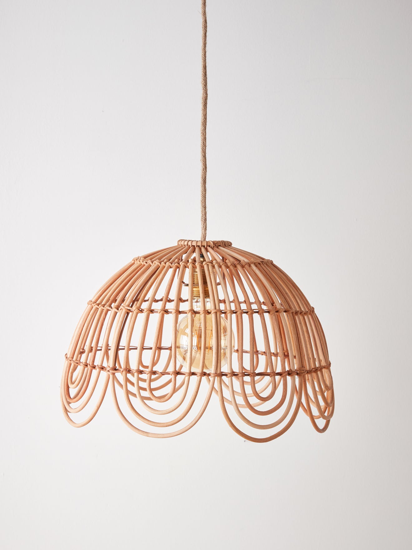 Suspension rotin forme fleur, CYRILLUS