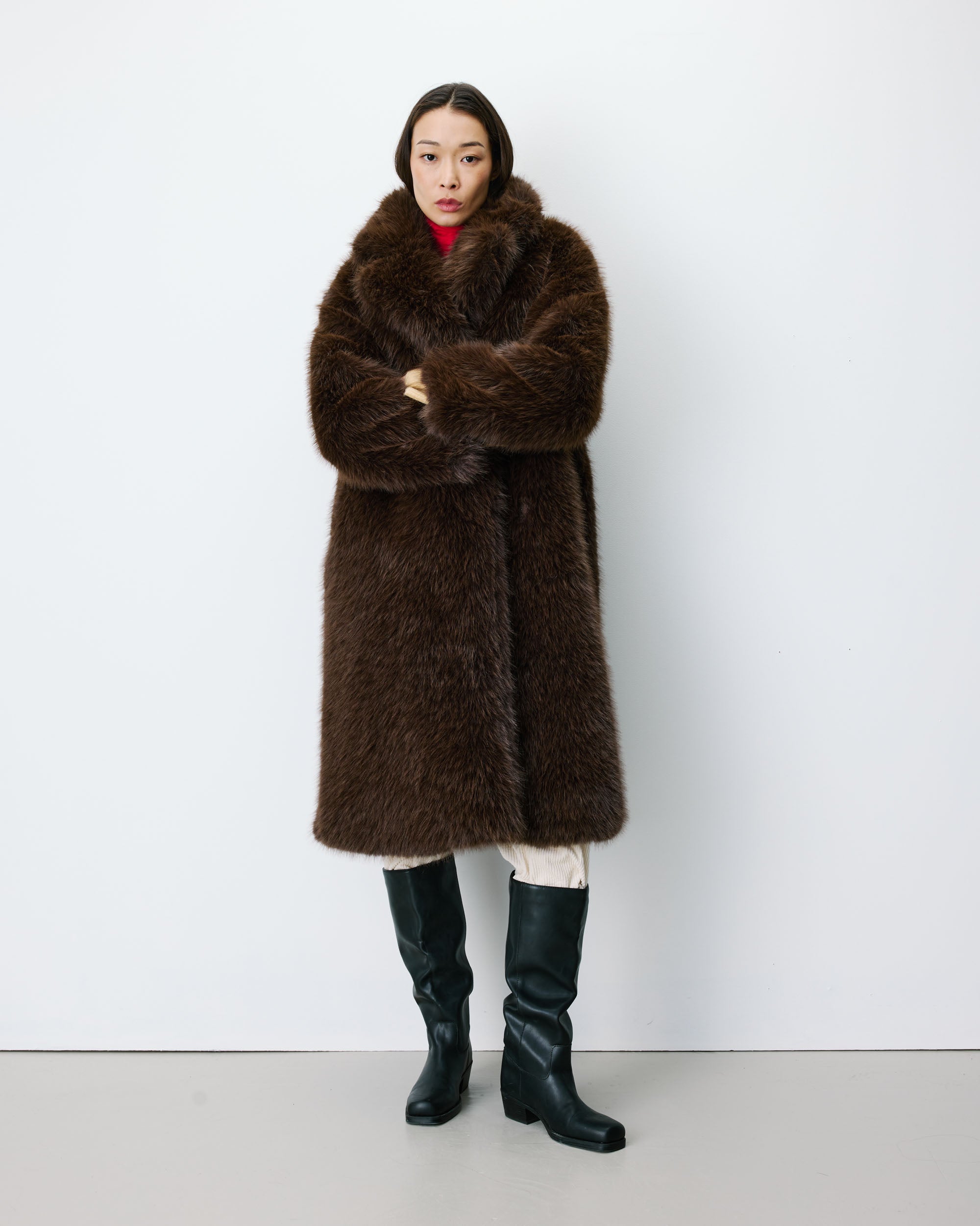 Manteau long oversize en Imitation fourrure chocolat Alara, GRACE & MILA