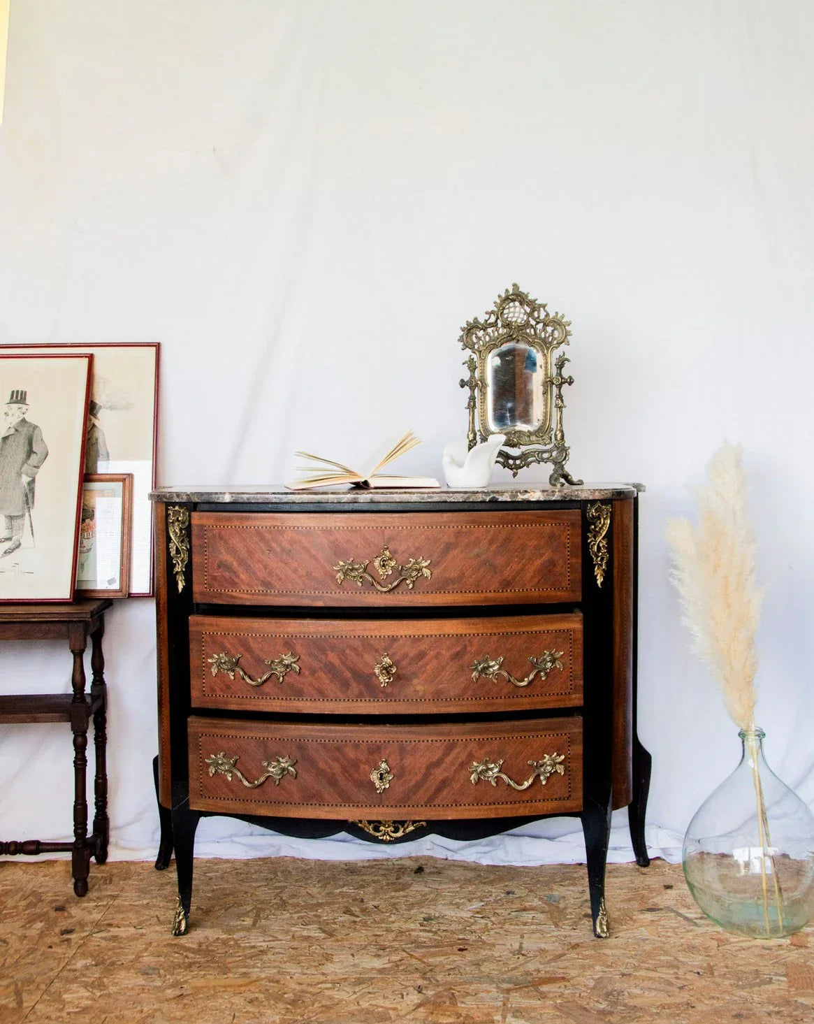 Commode en bois et bronze Garance N°532 - Bon état, DEBONGOUT