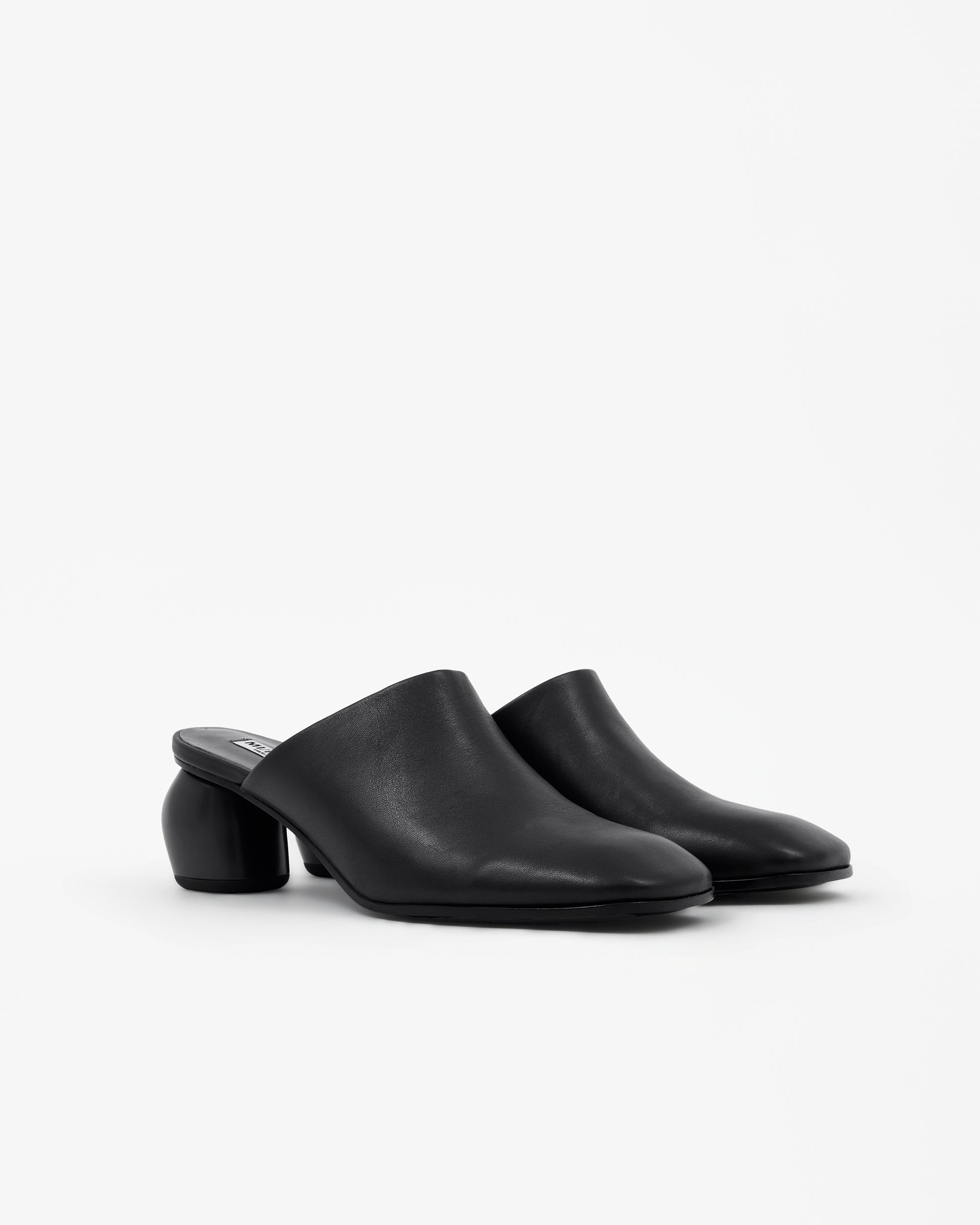 Mules à bout carré fermé JUNYA LOW, MI MAI