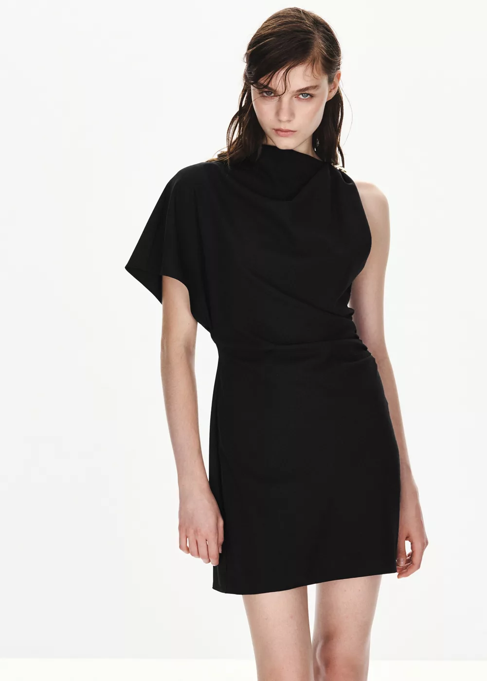 Robe asymétrique détail métallisé, MANGO