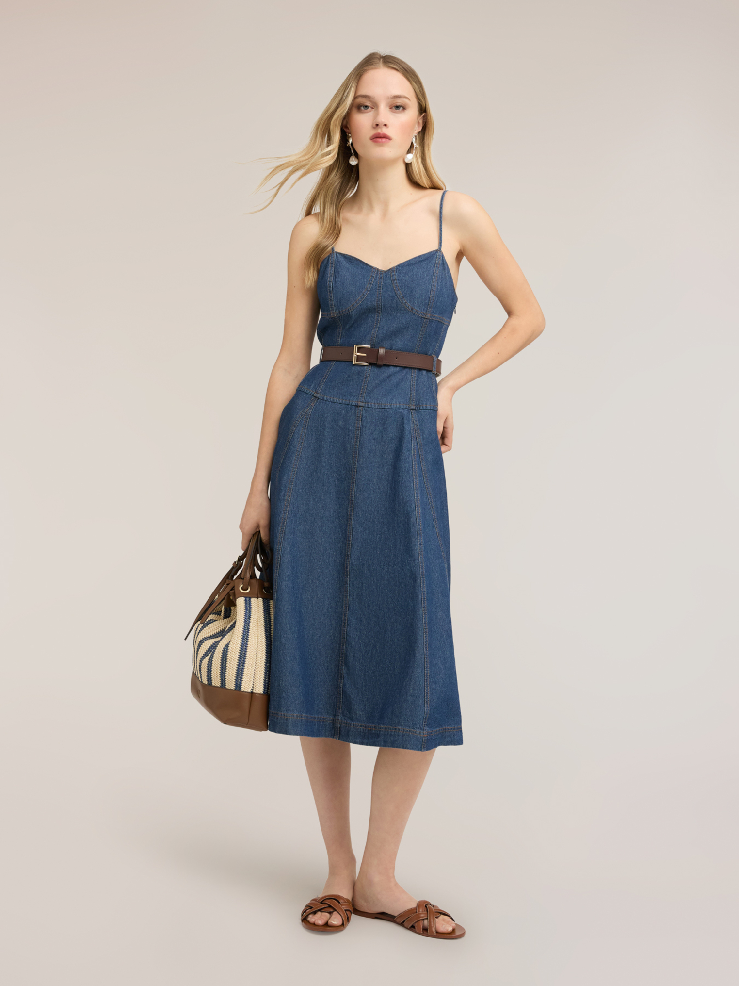 Robe midi avec décolleté cœur, MOTIVI