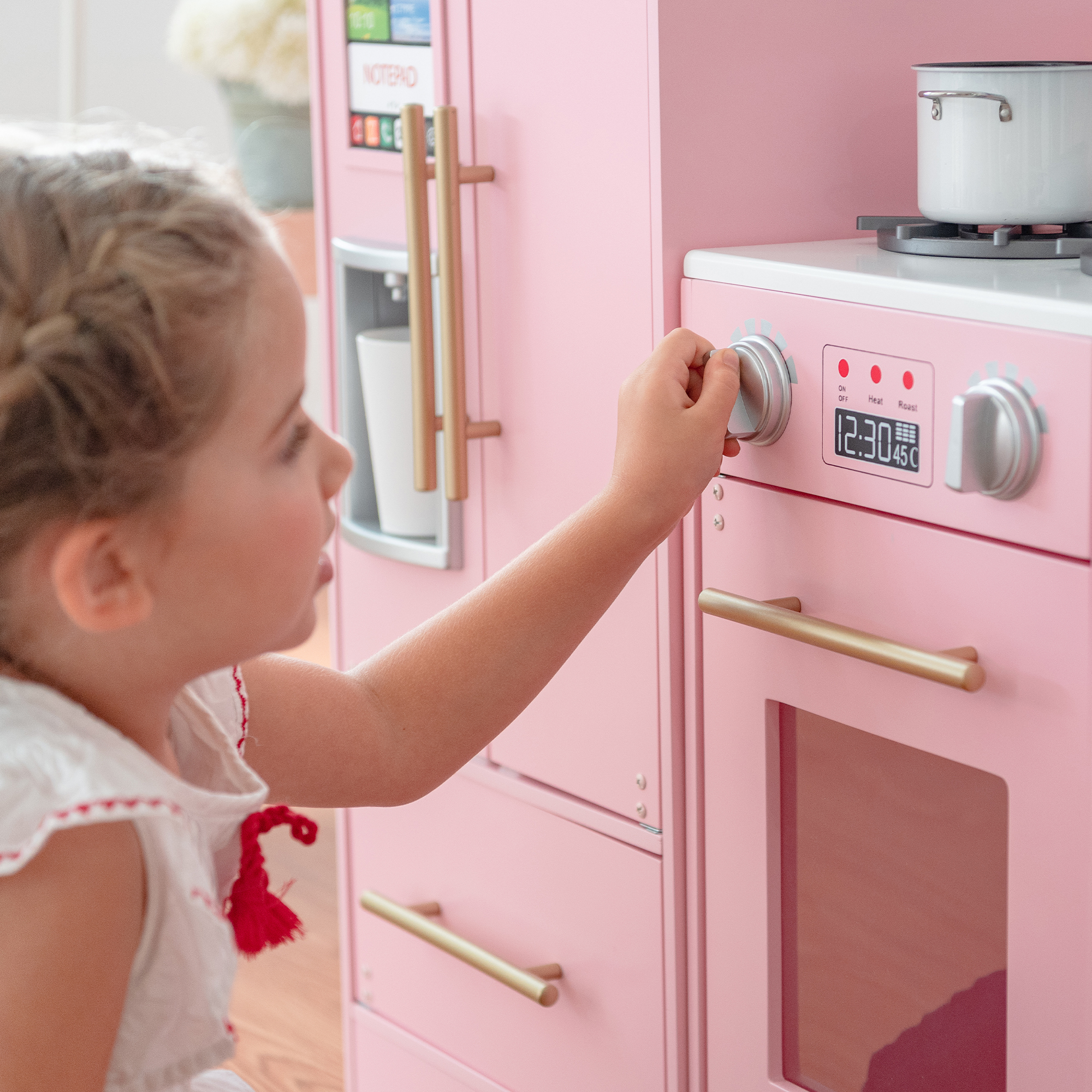 HOMASIS Cuisine En Bois Rose Cœur Pour Enfants – Évier, Four, Micro-ondes – Jouet Éducatif 3+ Ans