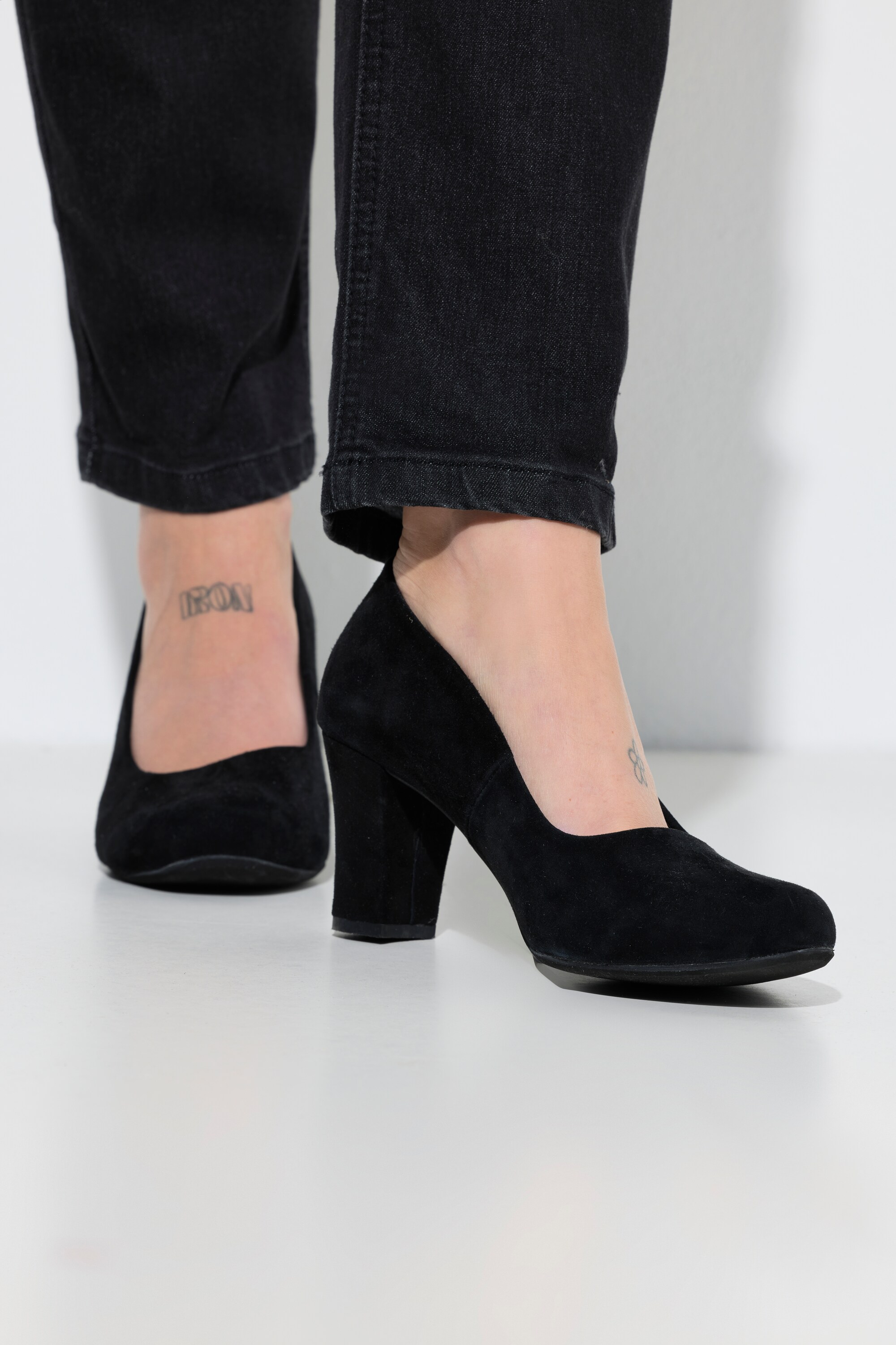 Escarpins en cuir suédé , pied large, ULLA POPKEN