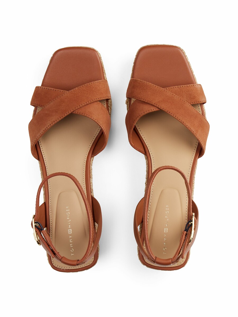 Tommy Hilfiger Sandalias con tacón en cuña de piel — foto 3