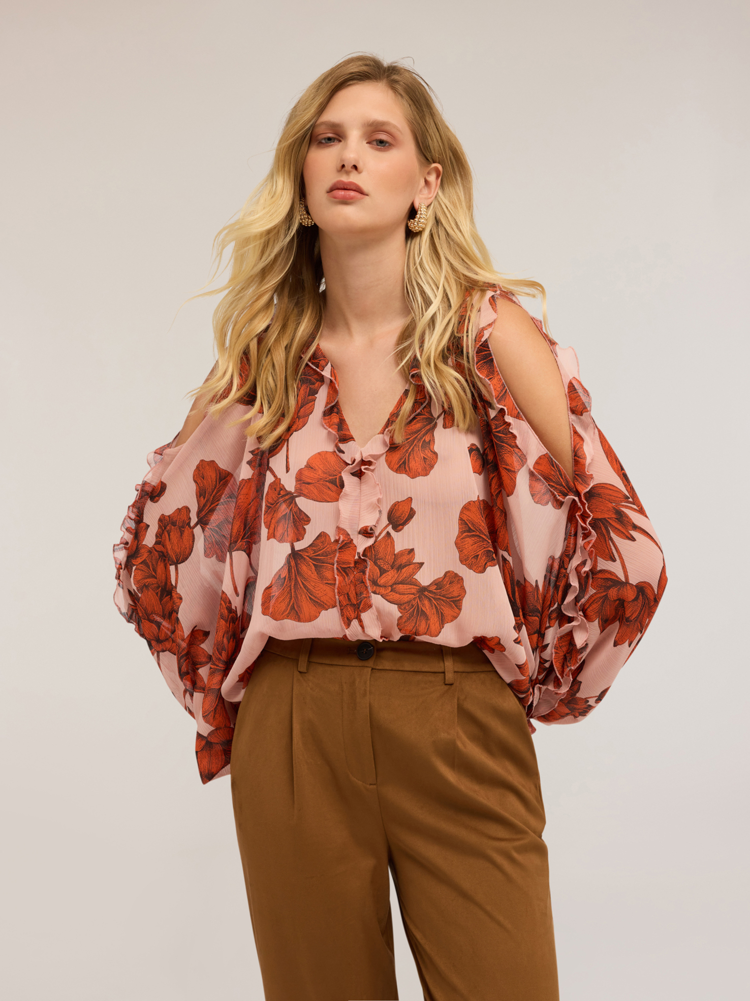 Blouse fleurie à manches évasées, MOTIVI