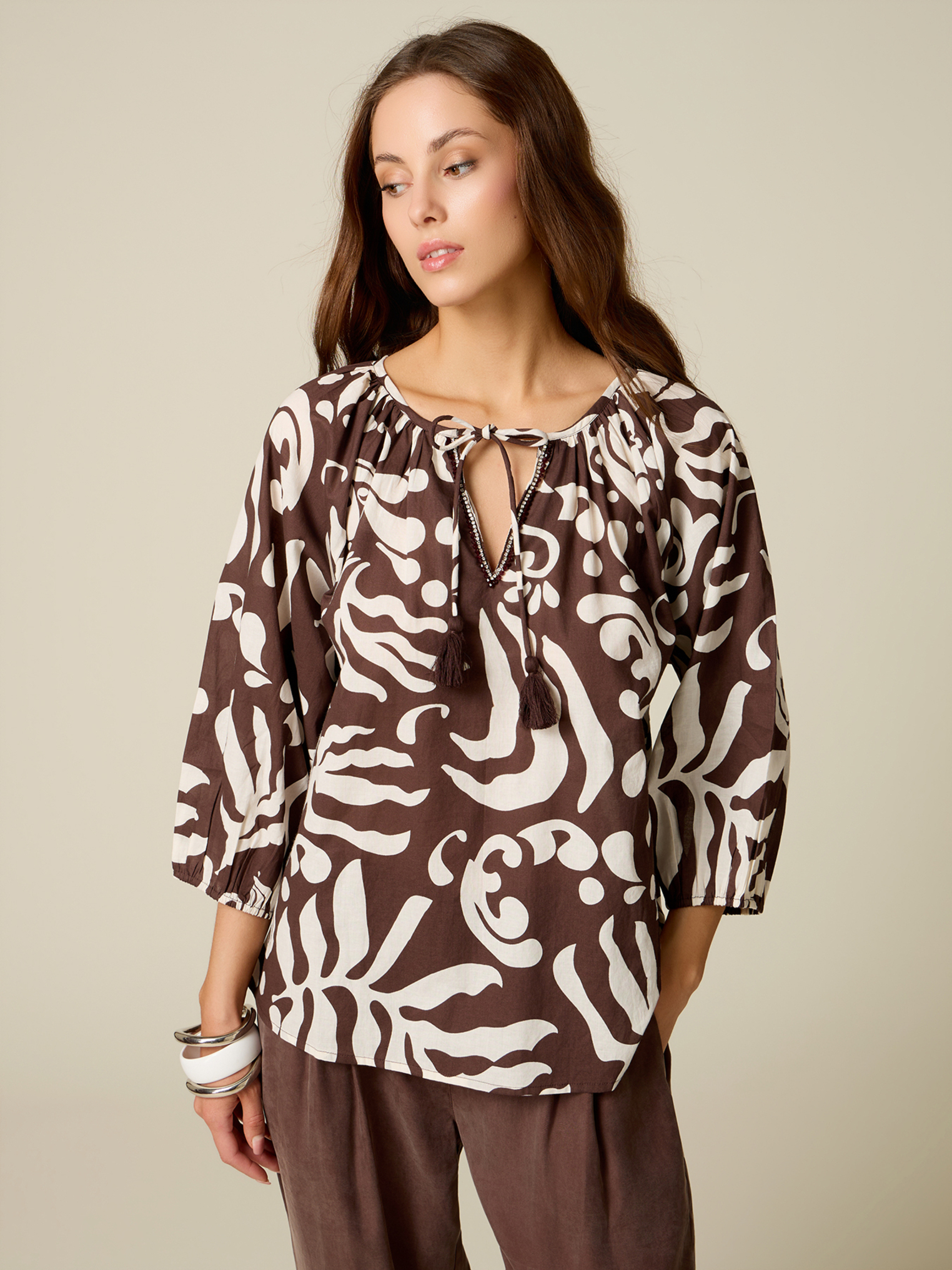 Blouse fantaisie, OLTRE