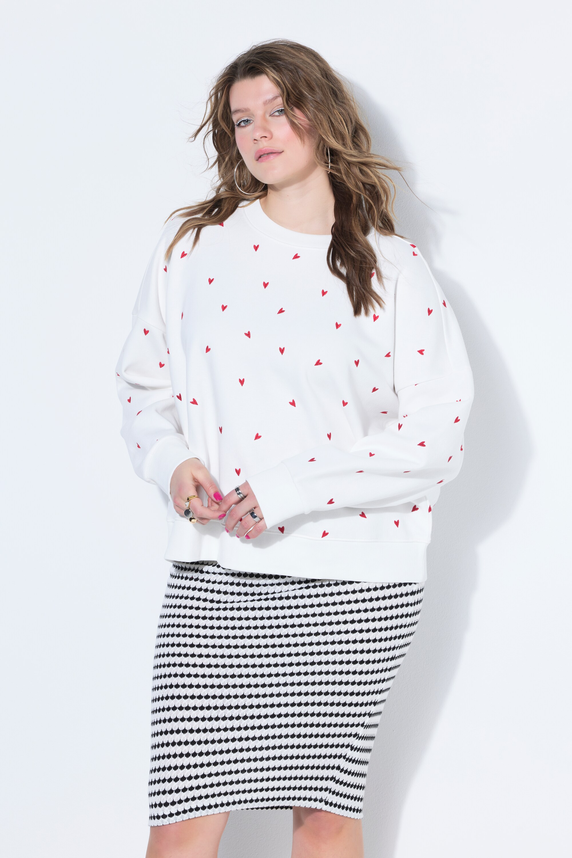 Sweat-shirt oversize, broderie cœur, STUDIO UNTOLD
