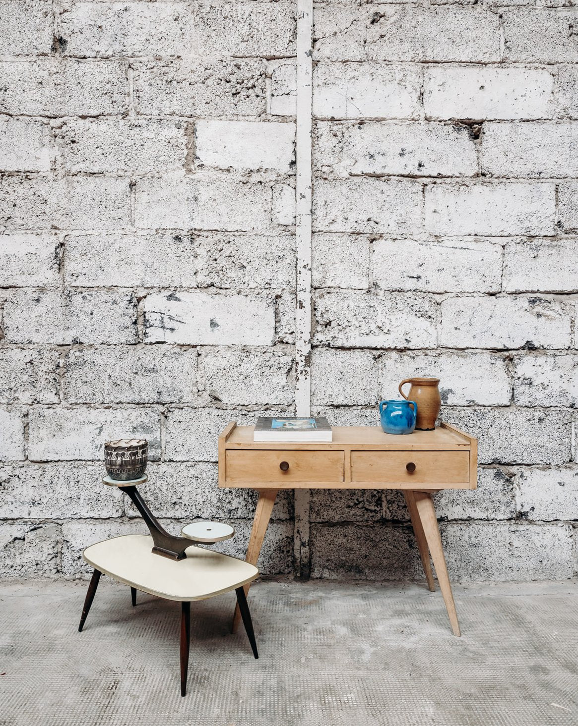Table d'appoint en bois Hanna N°383 - Bon état, DEBONGOUT