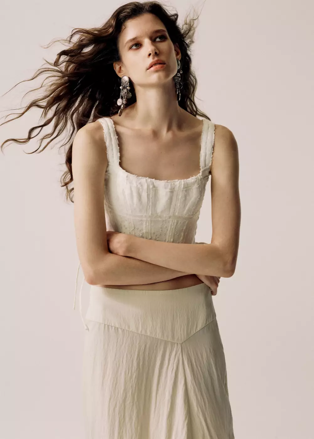 Jupe asymétrique avec détail dentelle, MANGO