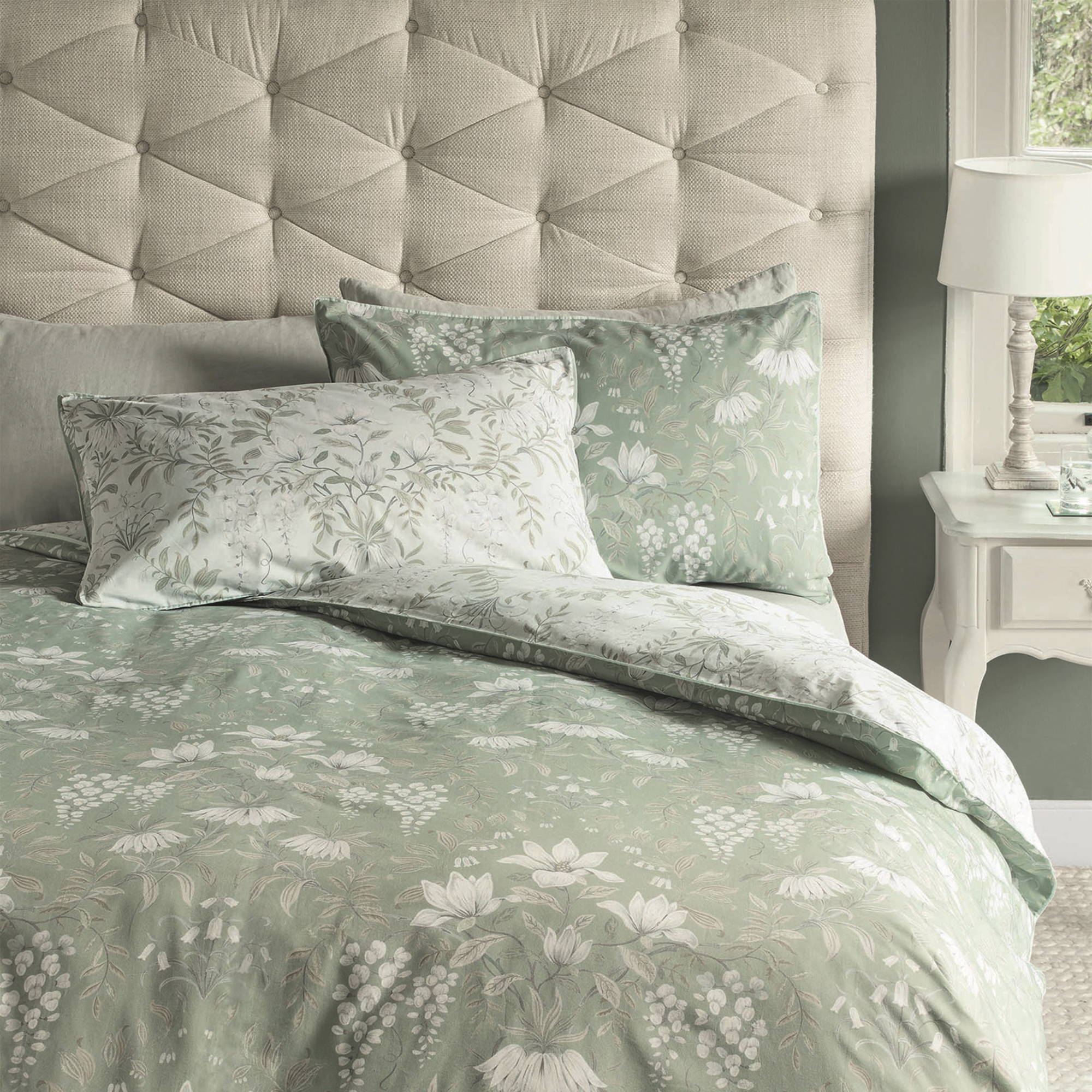 Parure de lit fleurie Parterre Sage pour grand lit double, LAURA ASHLEY