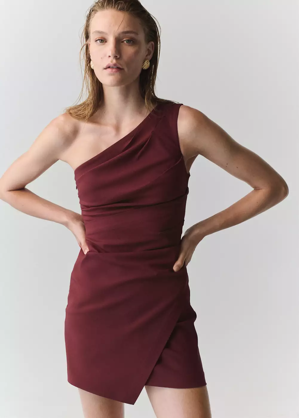 Robe asymétrique froncée, MANGO