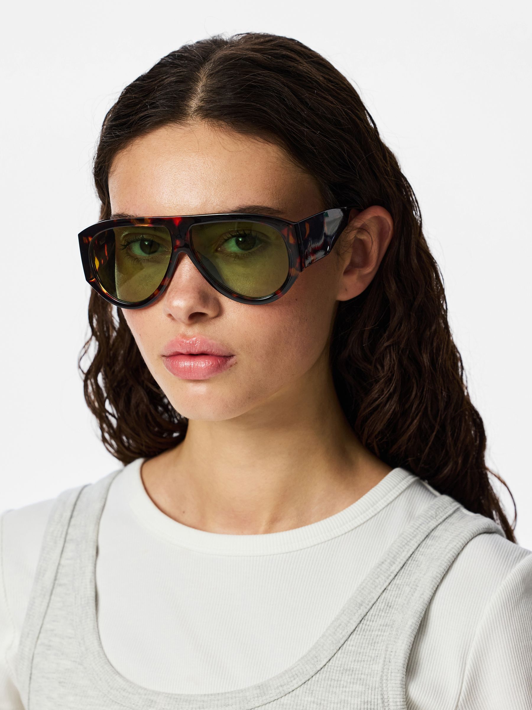 Lunettes De Soleil, PIECES