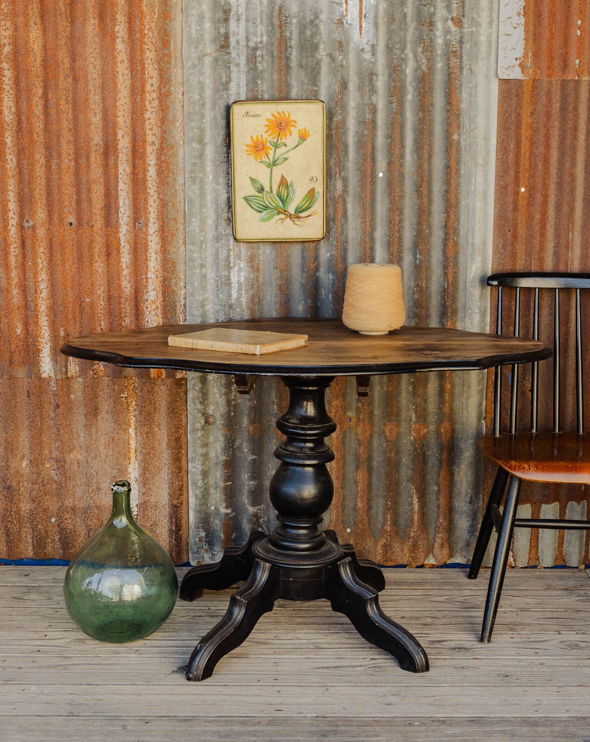 Table d'appoint en bois Francine N°1675 - Bon état, DEBONGOUT