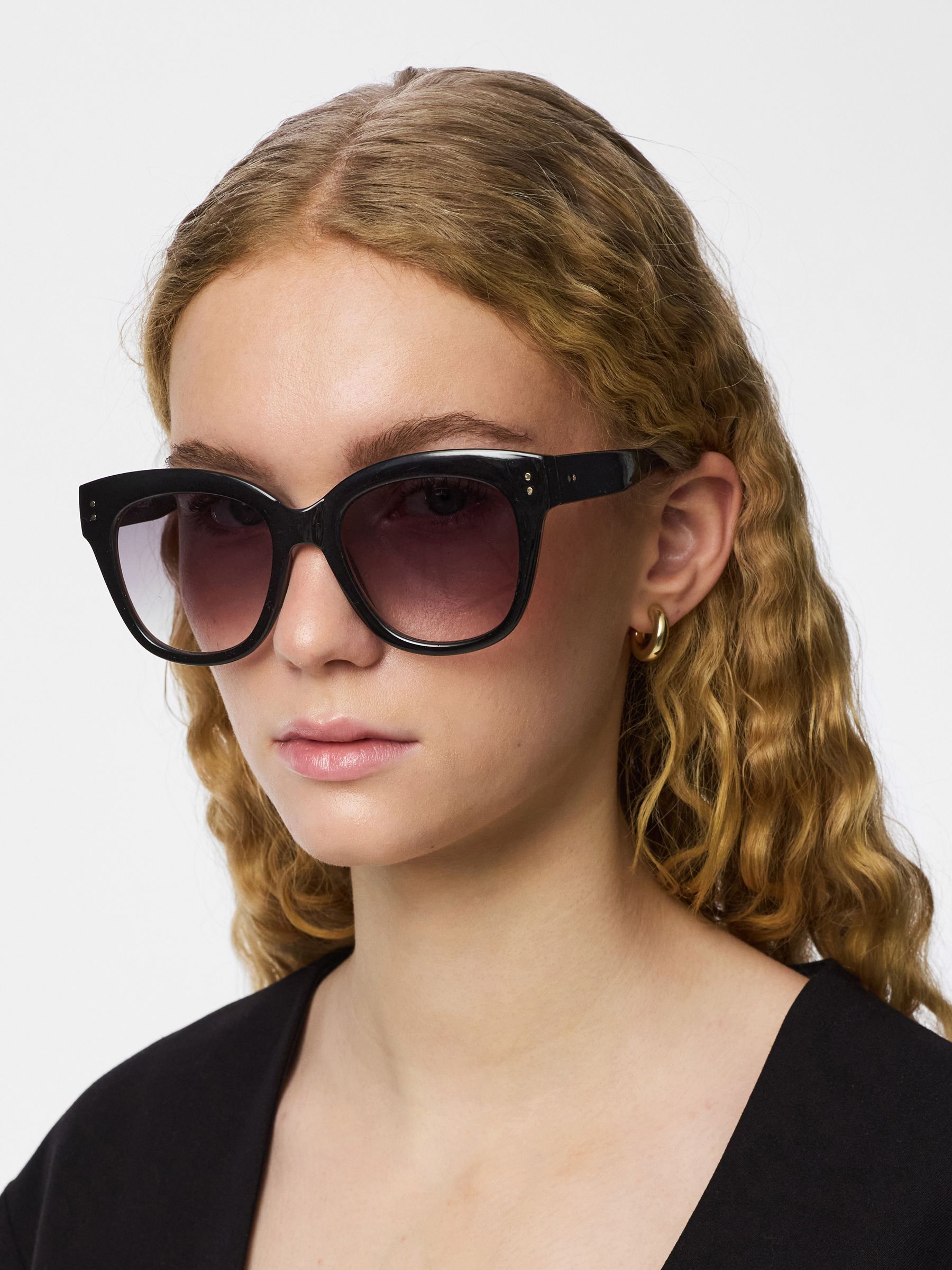 Lunettes De Soleil, PIECES