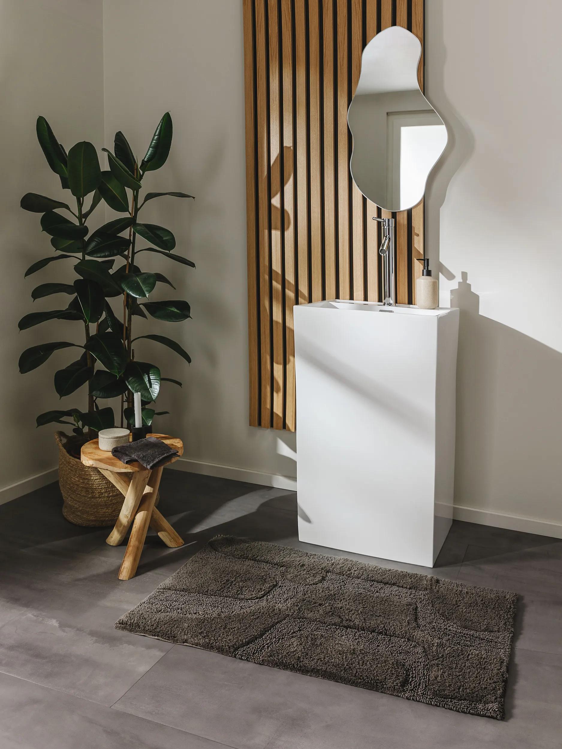 Tapis de bain tufté main NEHIR, BENUTA 