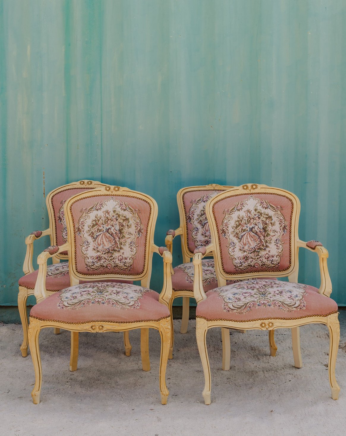 Lot de 4 fauteuils en bois beige et tissu rose Ernest N°1538 - Bon état, DEBONGOUT
