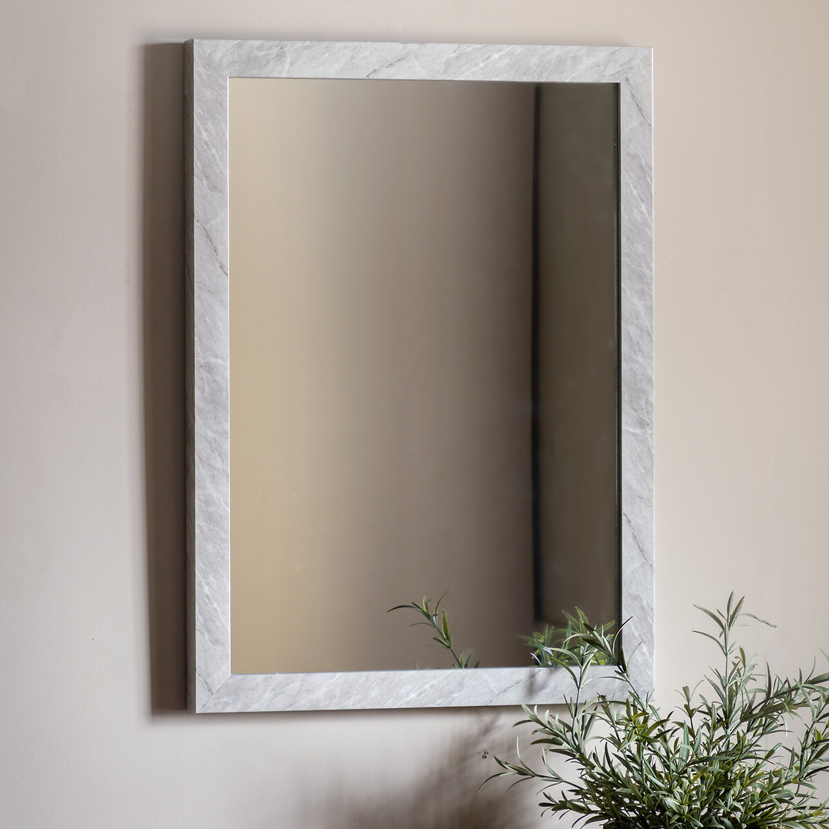 57x77cm Romana Rectangle Mirror in Marbled White, ÉDITÉ