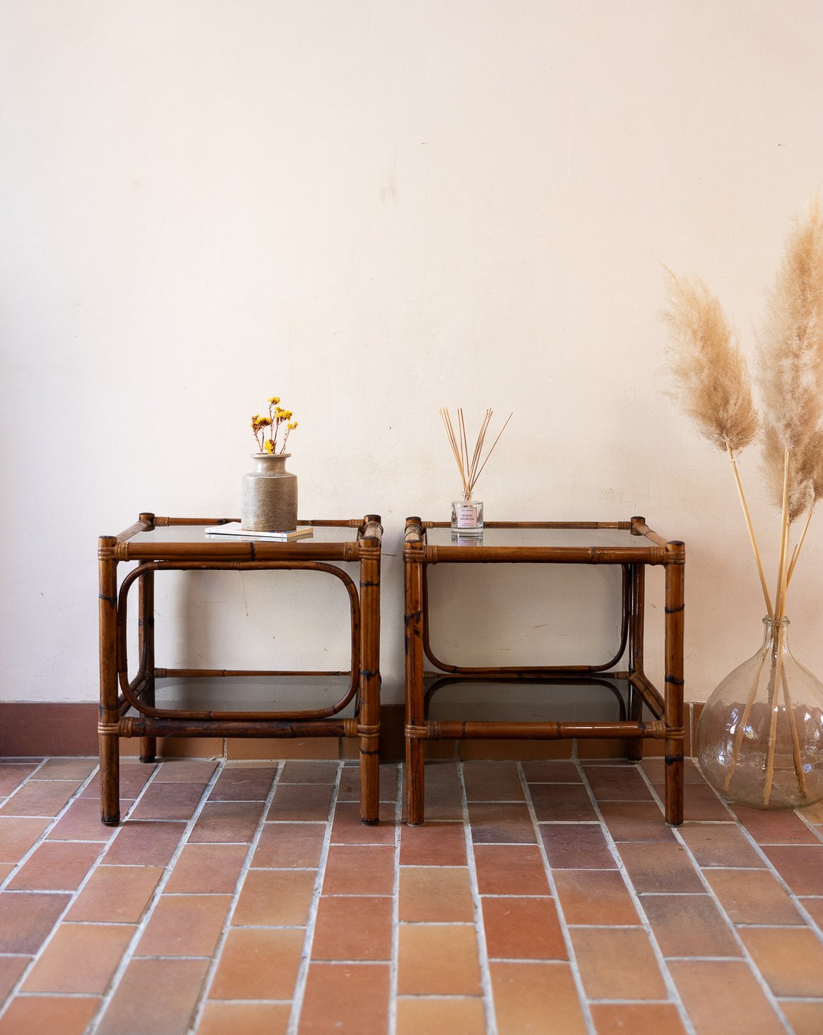 Paire de tables de chevets en rotin Odile N°1540 - Bon état, DEBONGOUT