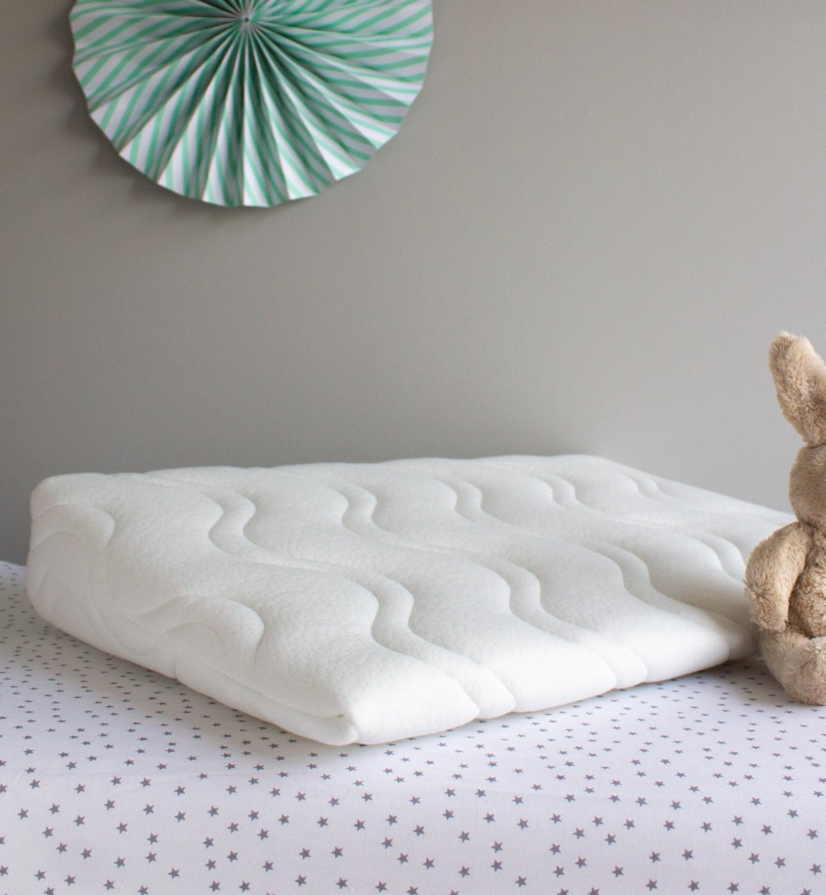 Plan incliné Aloe R pour lit bébé 70 x 140 cm, KADOLIS