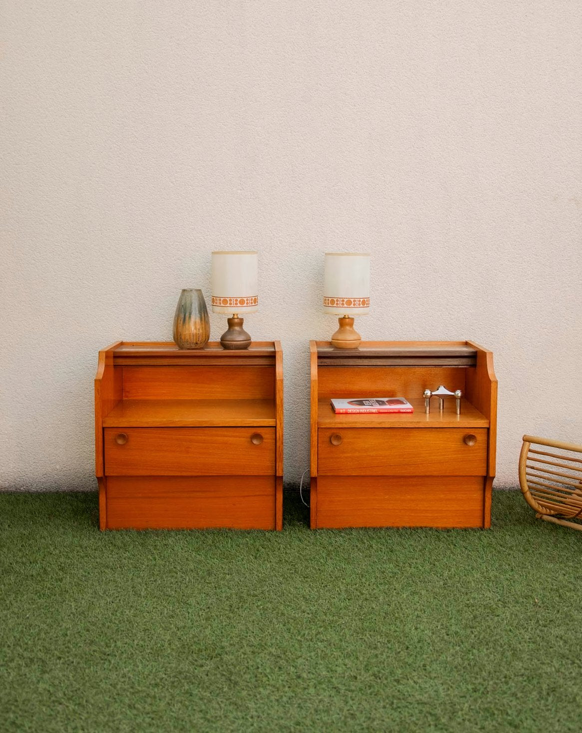 Paire de tables de chevets aux néons lumineux Maïa N°1501 - Bon état, DEBONGOUT