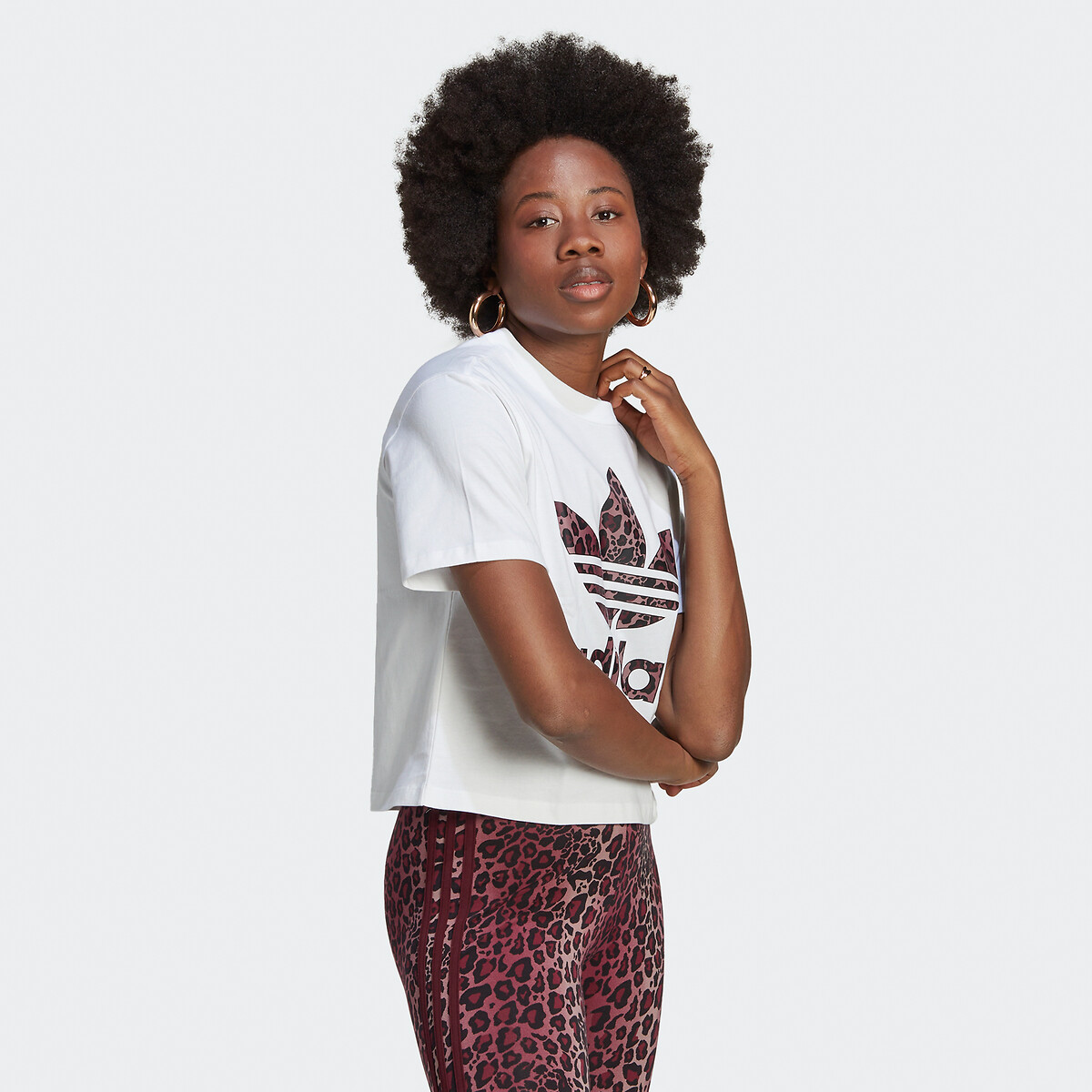 Camiseta graphics logo con motivo de leopardo blanco Adidas Originals | La