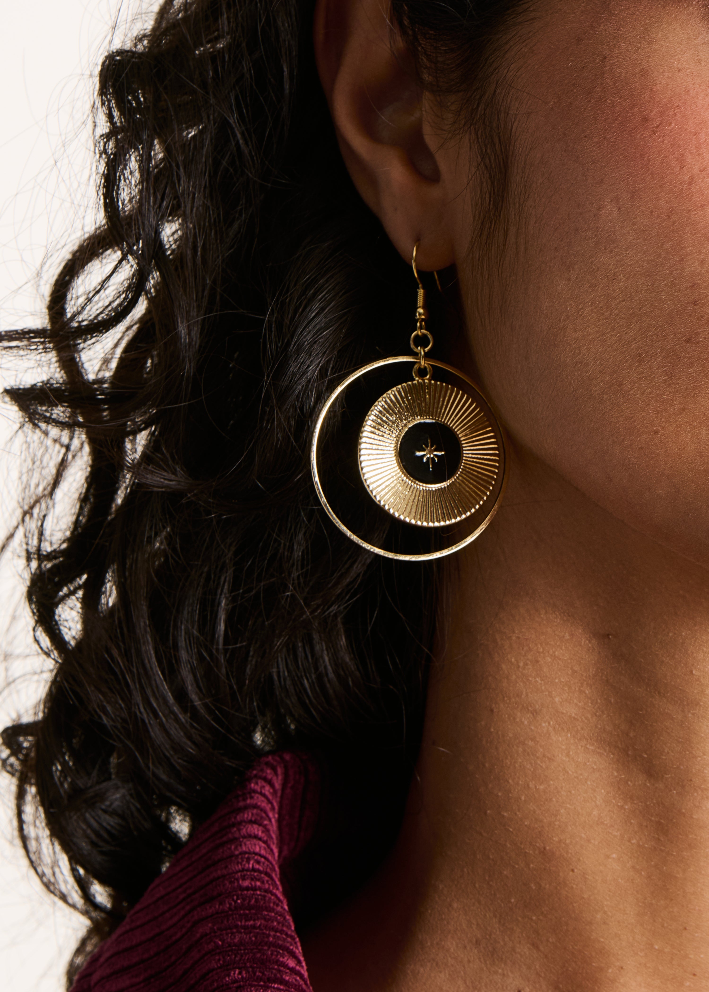 Boucles d'oreilles longues dorées, LA FEE MARABOUTEE
