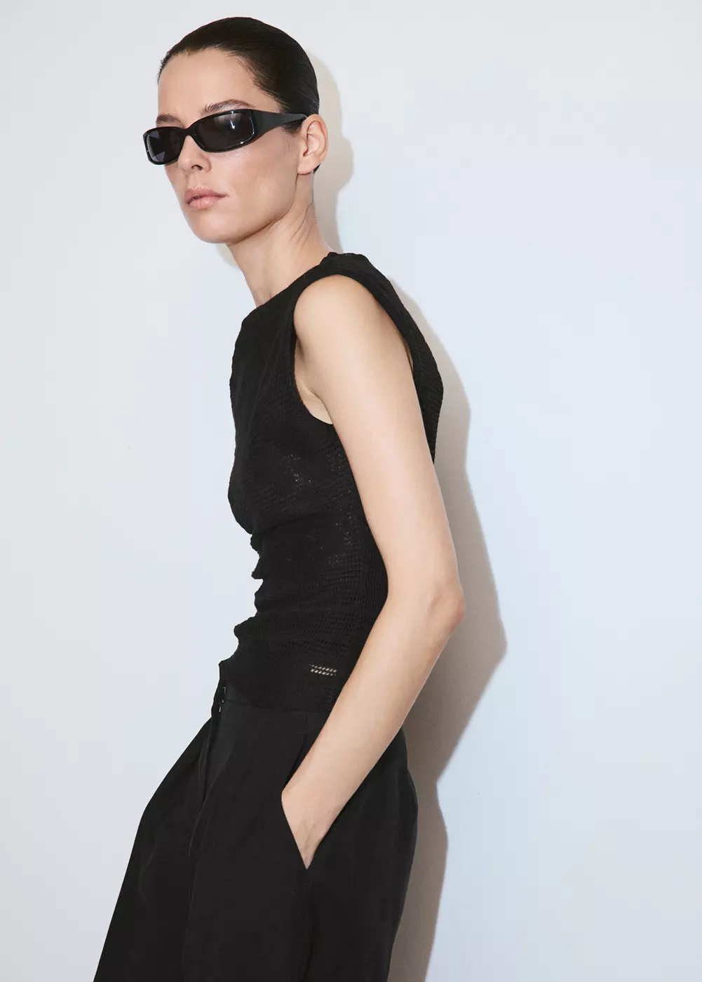 Top asymétrique à broderies florales, MANGO